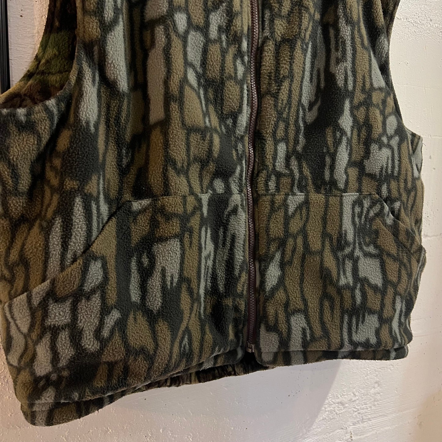 Vintage 80’s Cabelas Reversible Realtree/Trebark Camo Fleece Vest - Size 2XL - Made In USA - Earth Toned