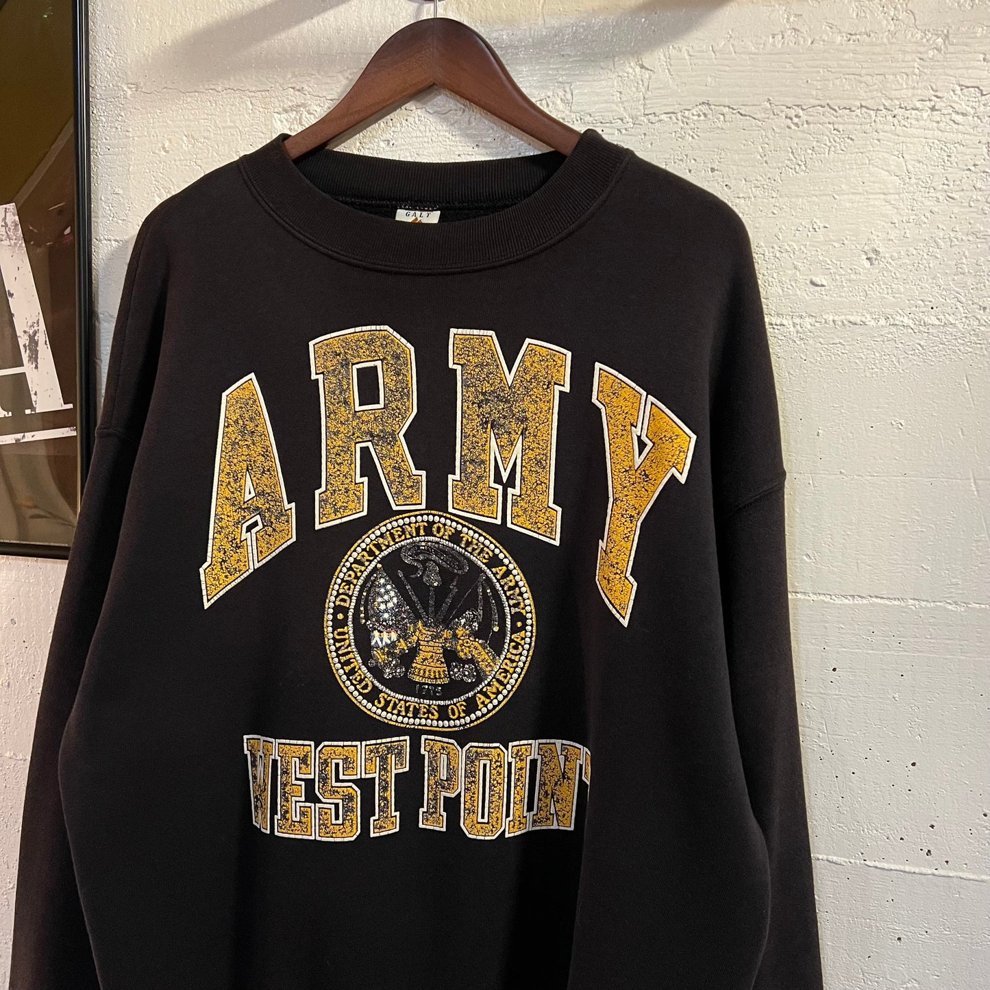 Vintage 90’s Faded Army West Point Puff Print Crewneck Sweatshirt - Size XL - Made In USA - Black/Yellow/White