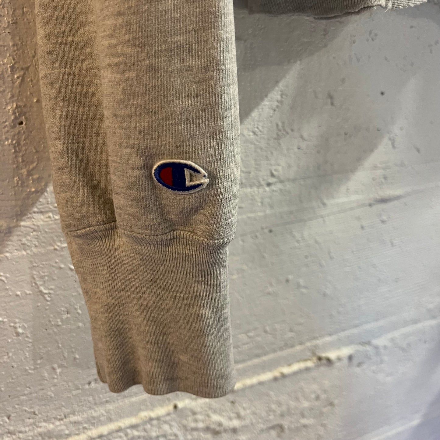 Vintage 90’s Champion Reserve Weave University Of Maryland Cropped Crewneck Sweatshirt - Size XL - Made In USA - Heather Grey/Red/Black