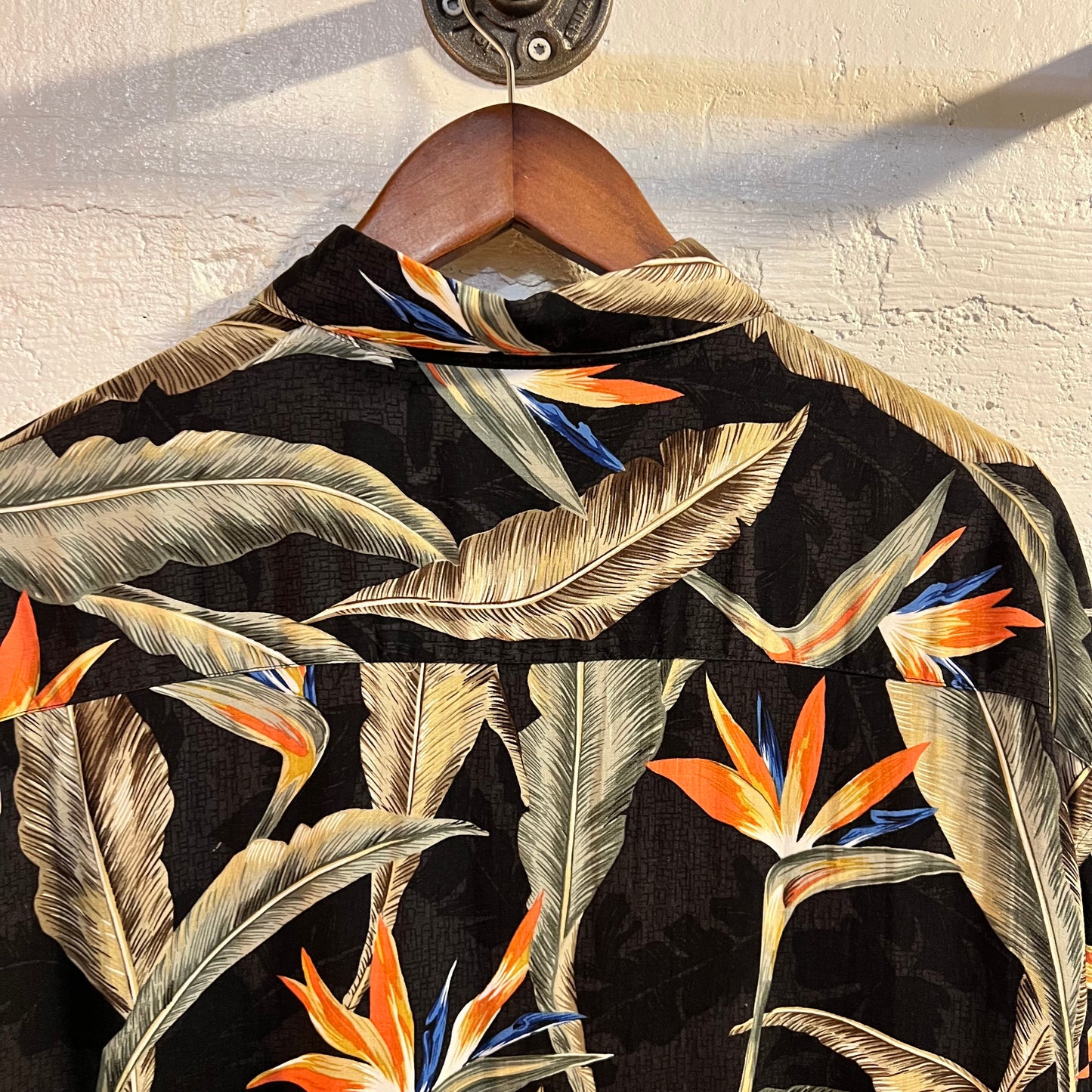 Vintage Campia 100% Rayon Aloha/Hawaiian 'Bird of Paradise' Floral Shirt - Size Large - Black/Multi