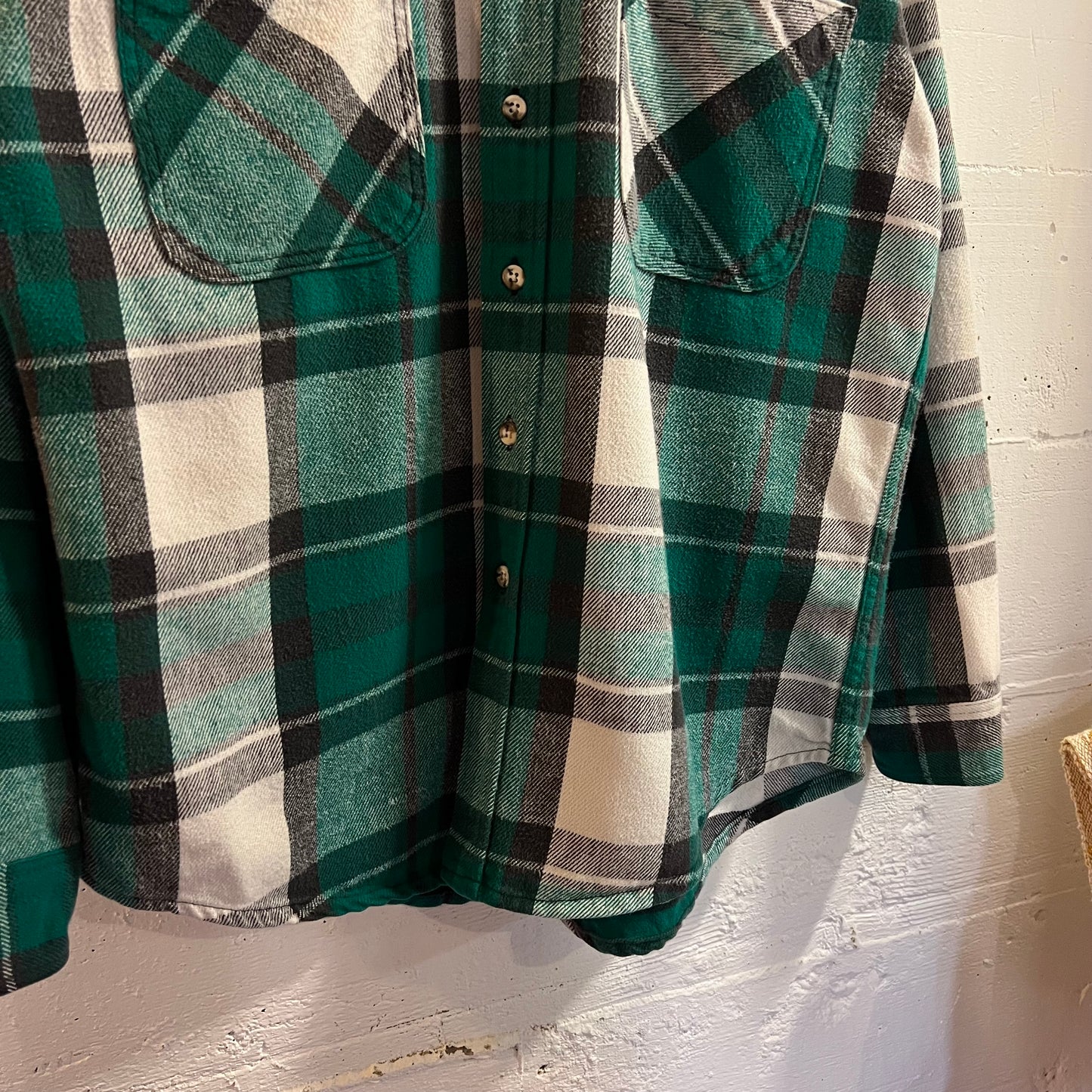 Vintage 80’s St.John’s Bay Big Mac Plaid Flannel Double Pocket Button Up Shirt - Size Large Regular - Made In USA - Green/White/Black