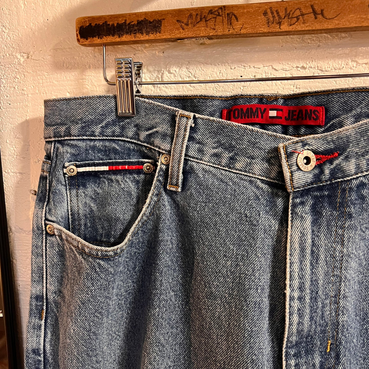 Vintage 2000's Tommy Hilfiger Tommy Jeans - Size 34"x 32" - Medium Wash Indigo