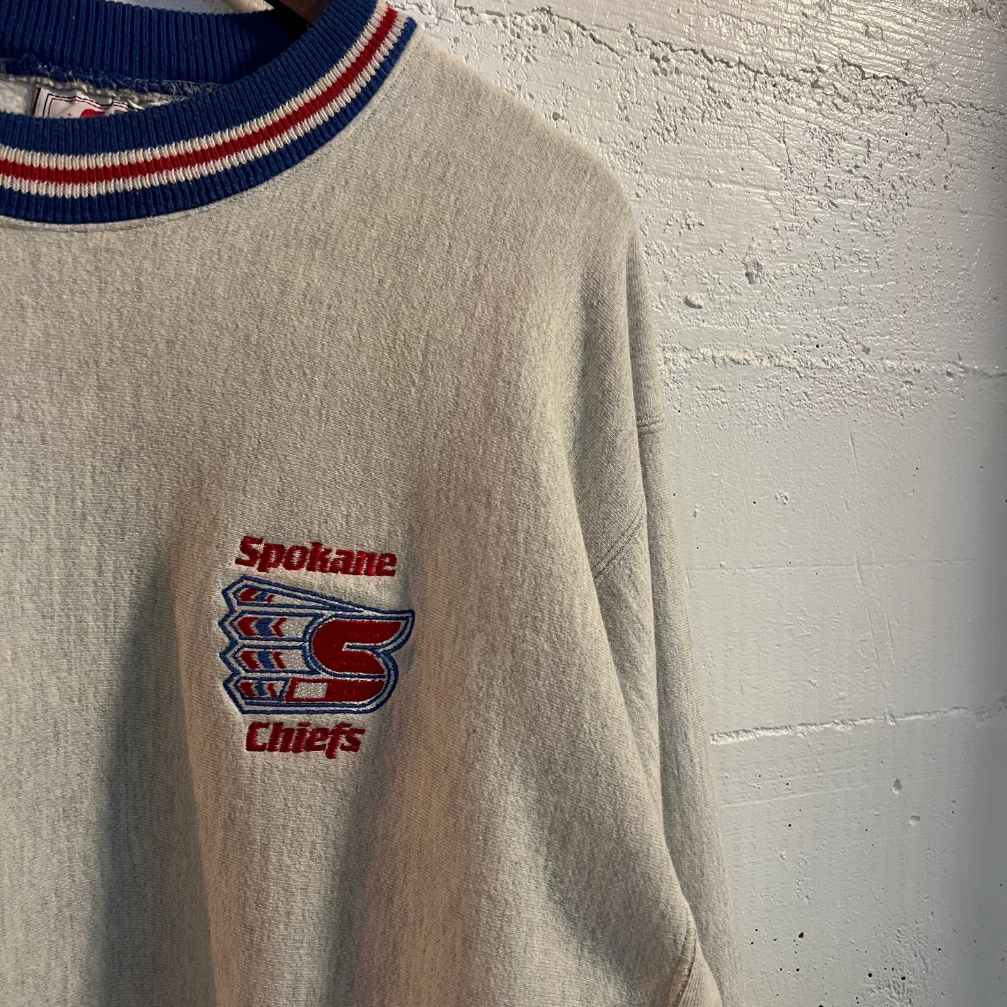 Vintage Embroidered Spokane Chiefs Hockey Team Jacquard Collar Crewneck Sweatshirt - Size XL - Made In USA - Heather Grey/Blue/Red