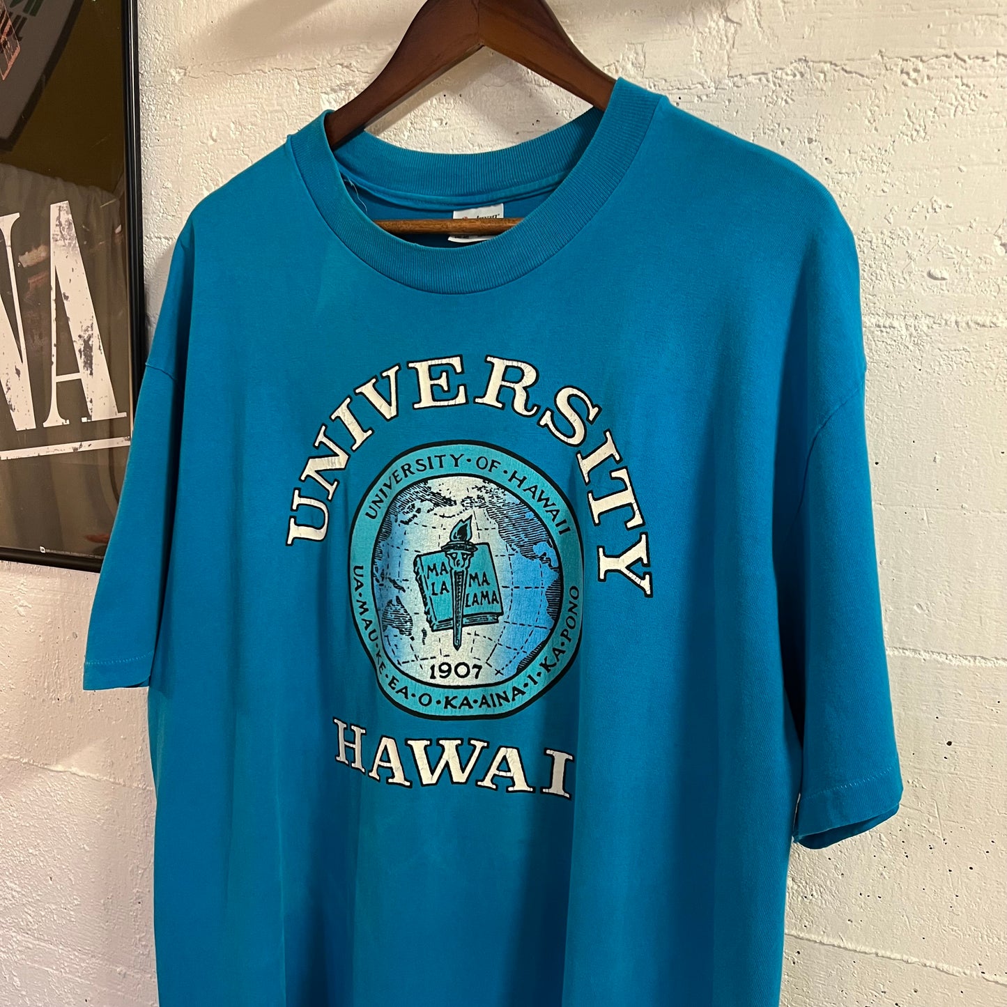 Vintage 80’s Distressed University Of Hawaii Single Stitch T-Shirt - Size XL - Made In USA - Blue/White/Black