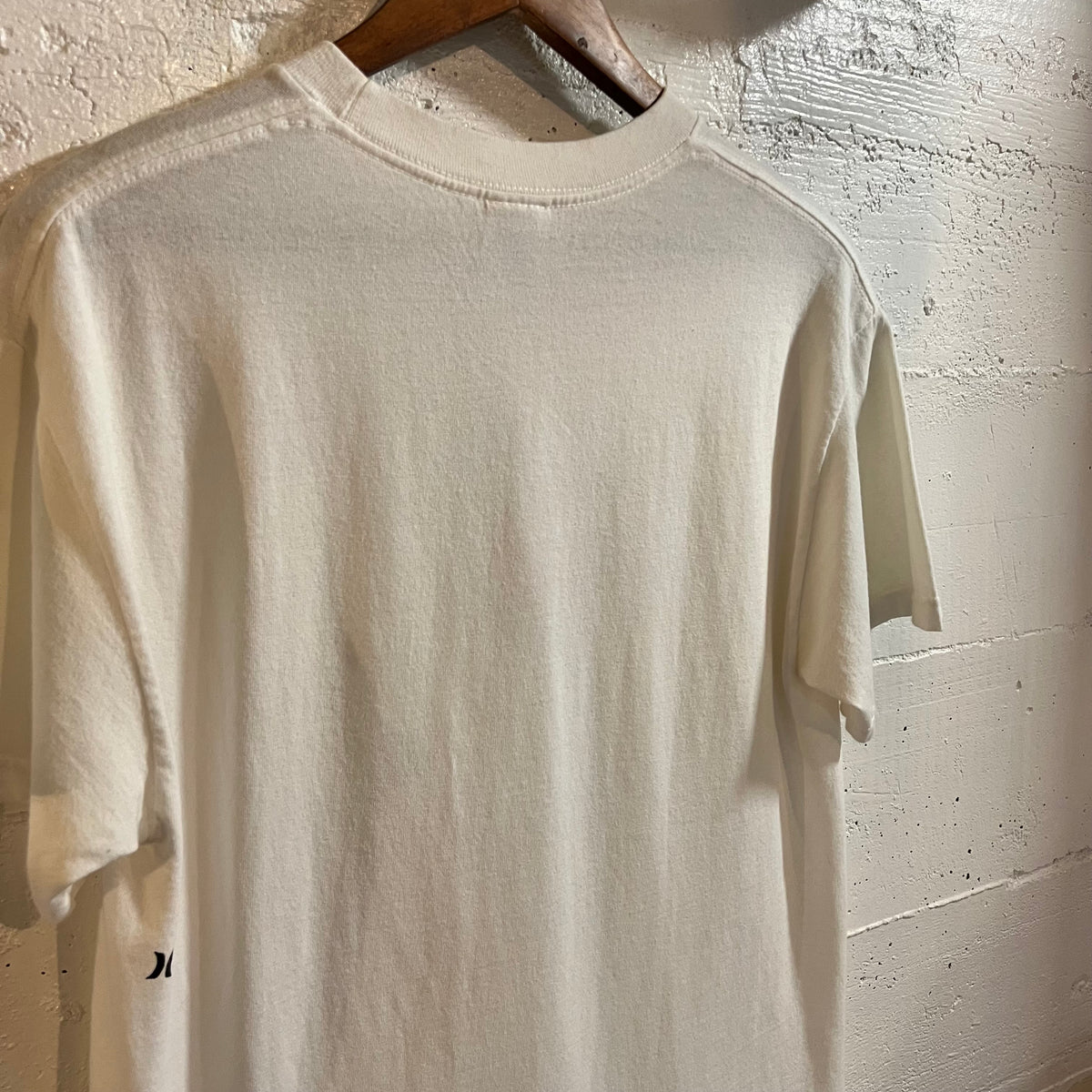 Vintage Early 2000’s Hurley Int. Freedom Co. Skateboarding T-Shirt - Size Medium - White/Black/Red