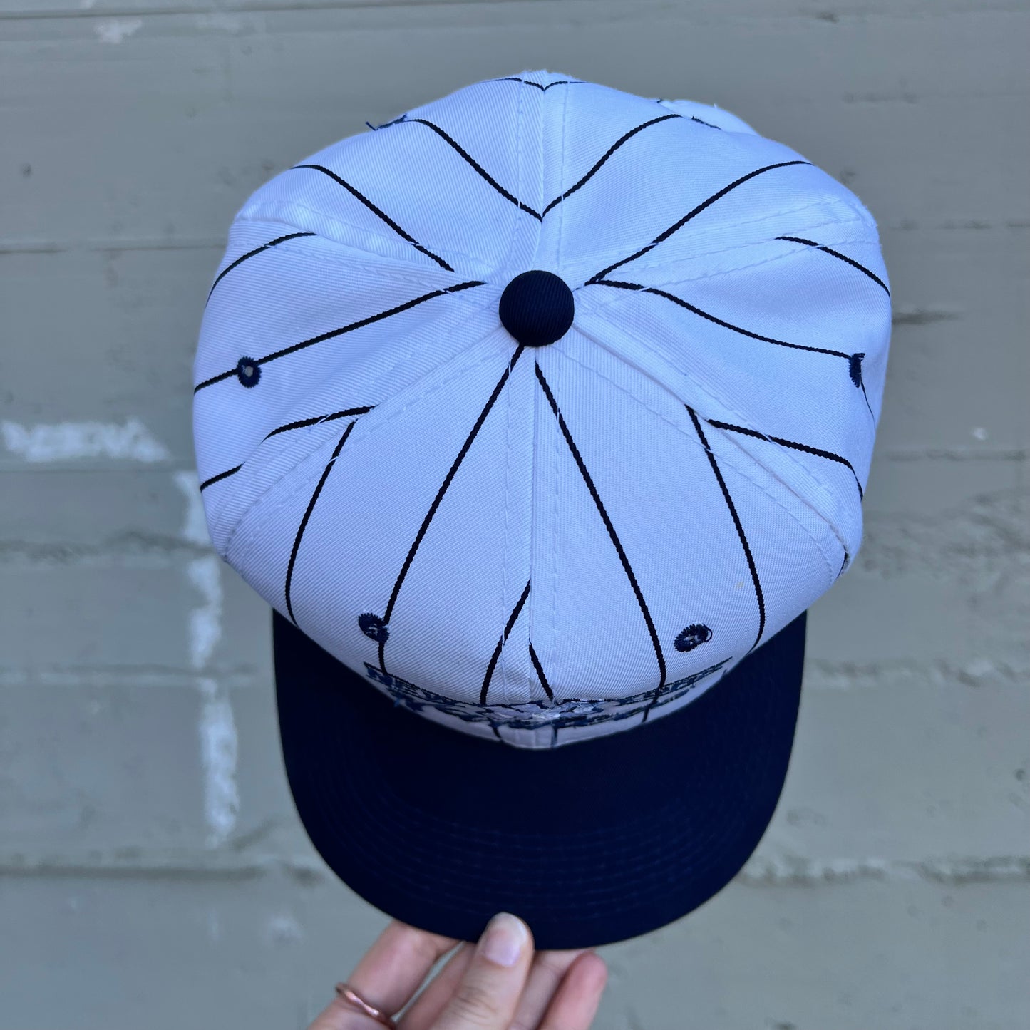 Vintage 90's New York Yankees Pinstripe Snapback Ball Cap - O/S - White/Navy