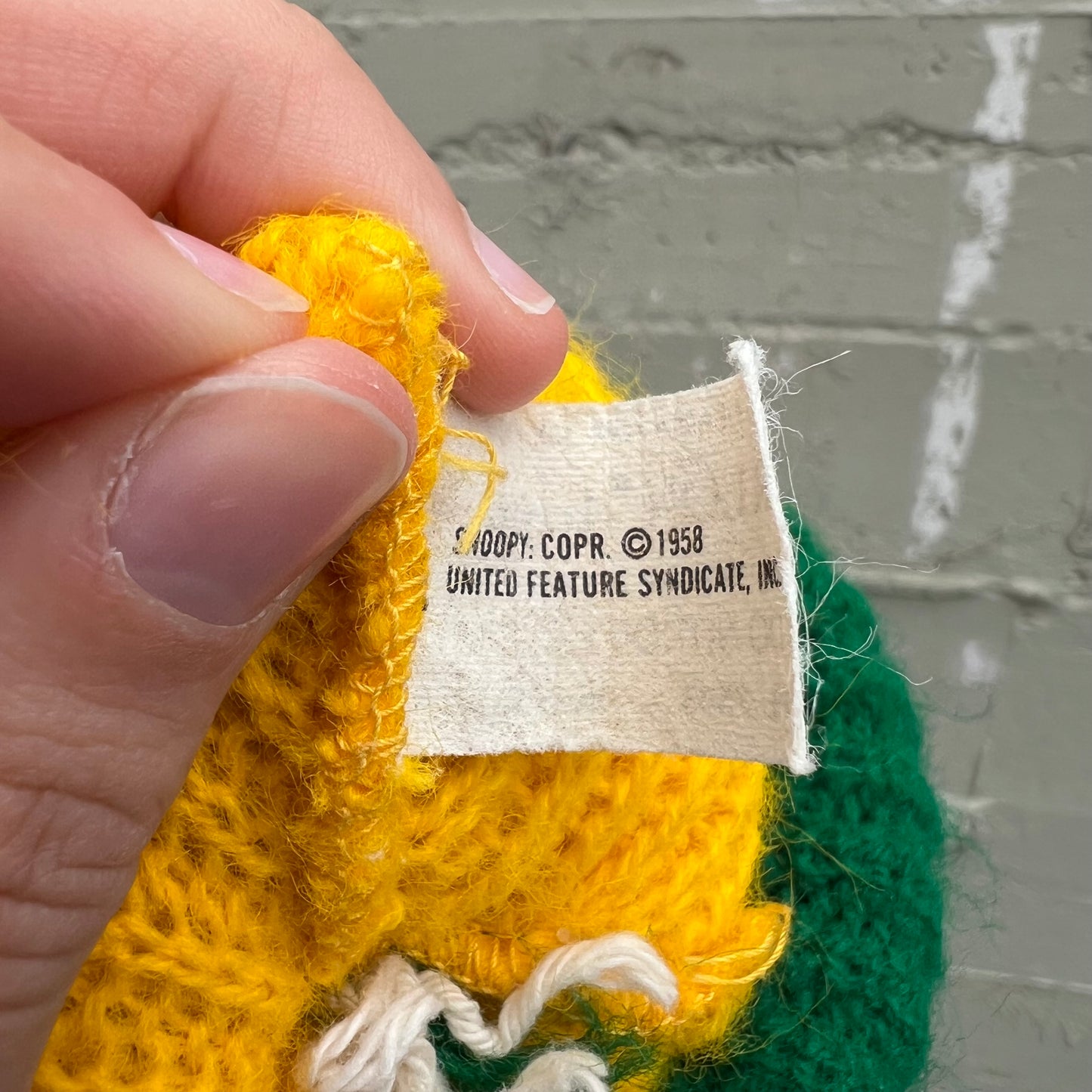True Vintage 1970's Snoopy Peanuts Embroidered Knit Pom Pom Beanie Hat By Hi-Bulk - O/S - Made In USA - Green/Yellow