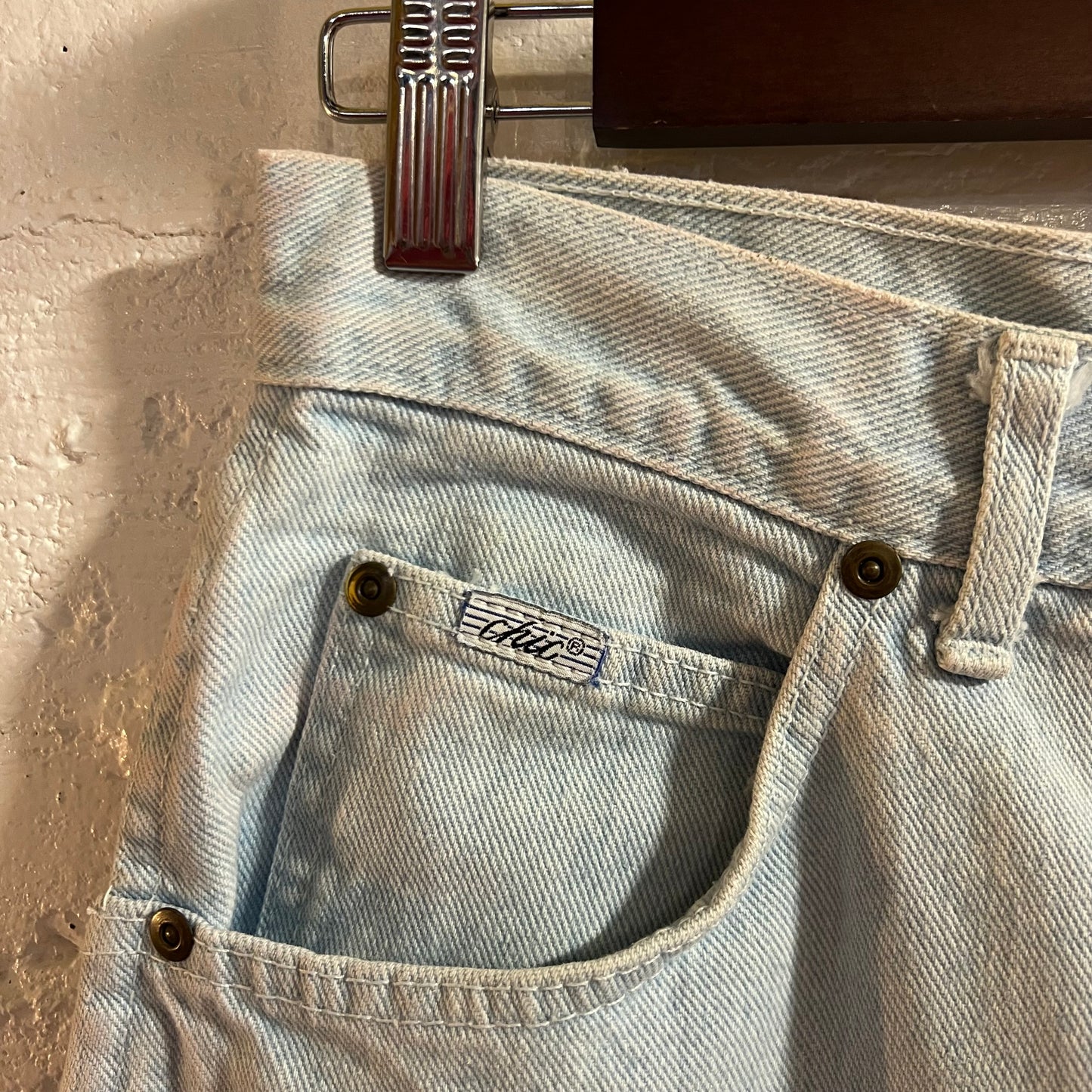 Vintage 80's Chic Light Wash High Rise Tapered Leg Denim Jeans - Size 10 Tall - Made In USA - 100% Cotton