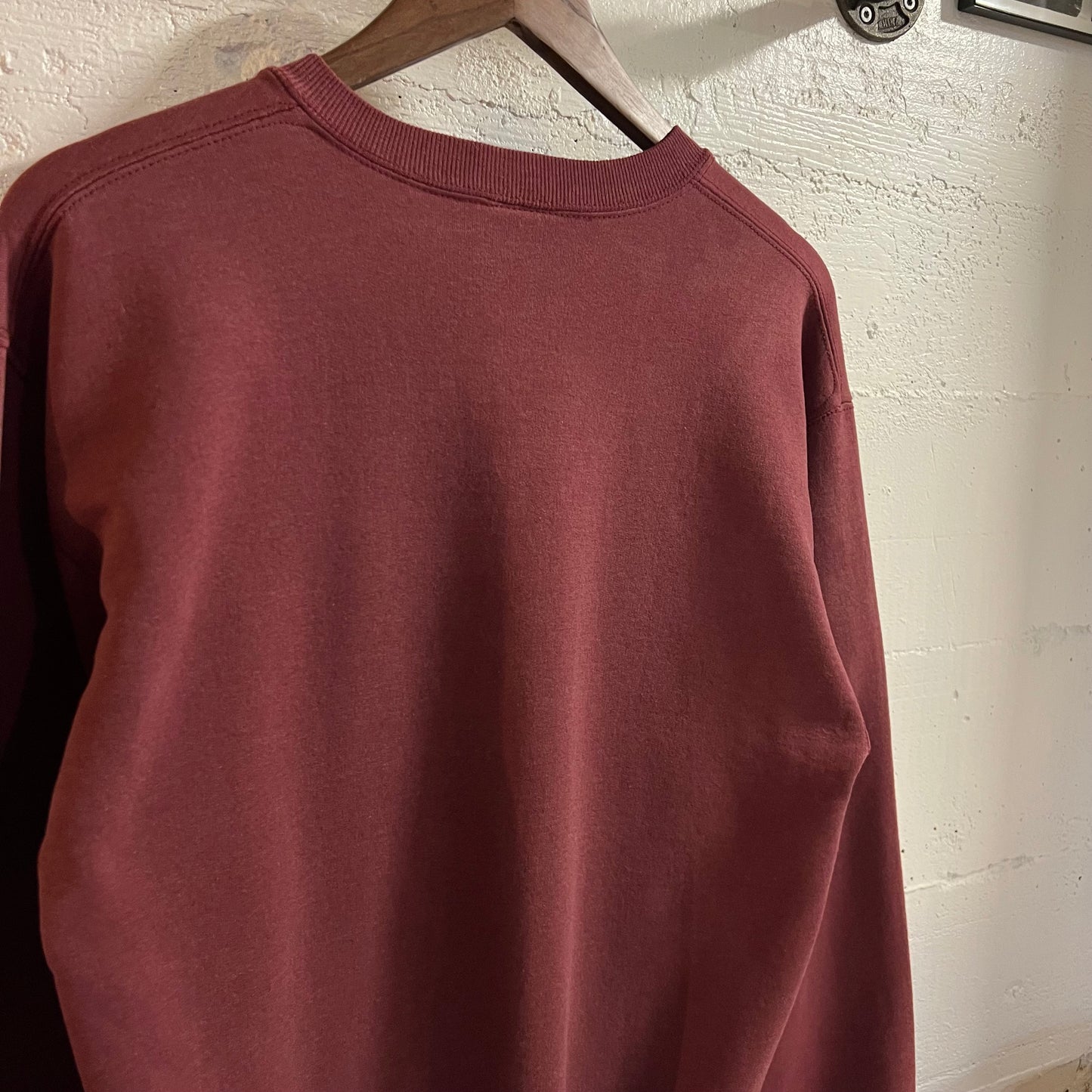 Vintage 90’s Distressed/Faded Blank Crewneck Sweatshirt - Size Large - Maroon