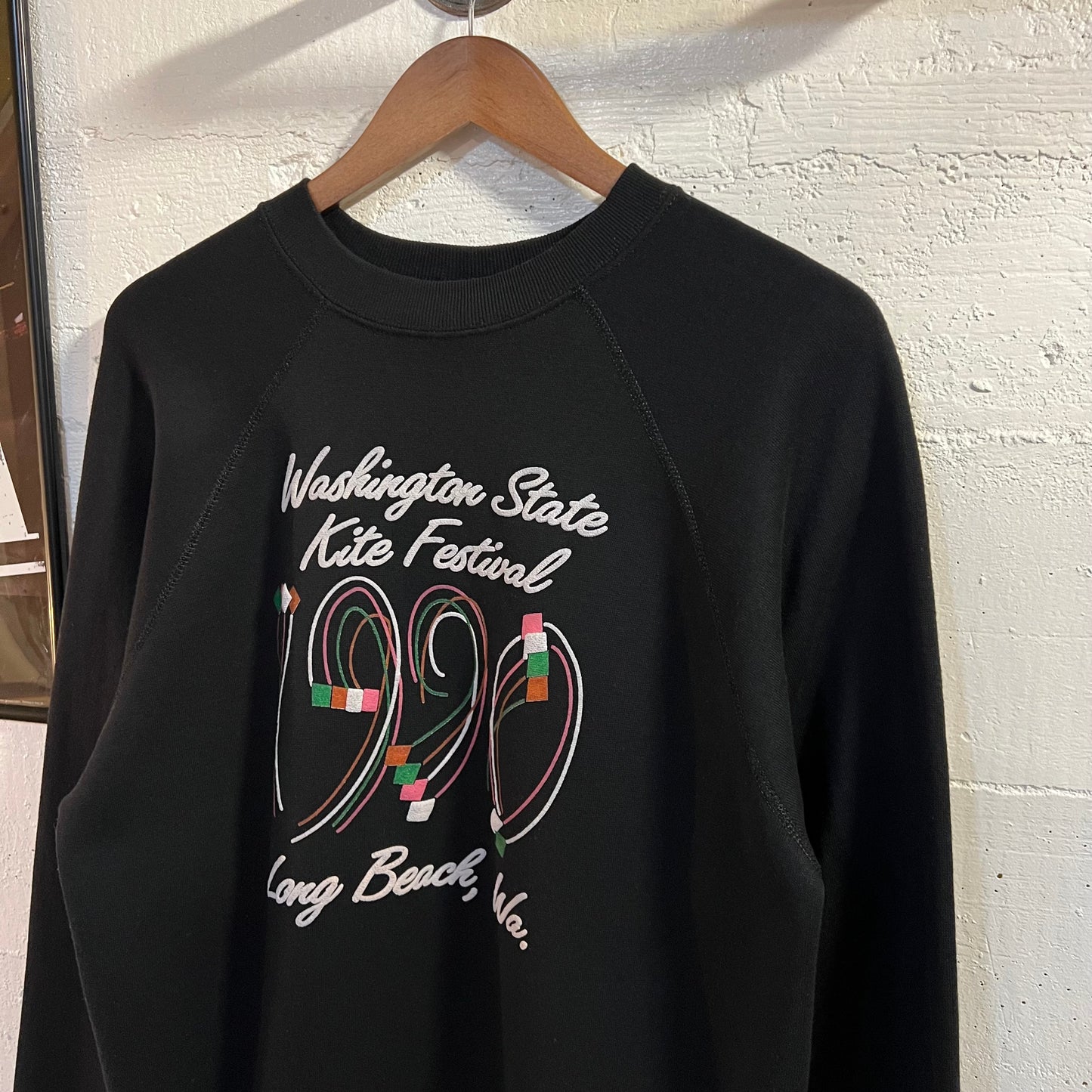 Vintage 1990 Long Beach, WA State Kite Festival Raglan Sleeve Crewneck Sweatshirt - Size Large - Made In USA - Black/White/Multi