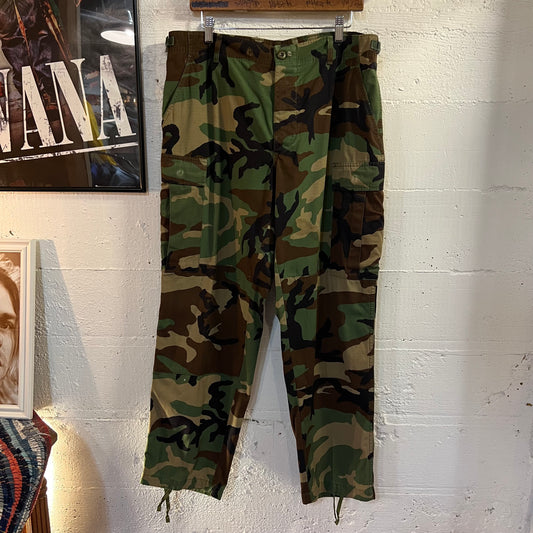 Vintage 2003 U.S. Military Issue Woodland Camouflage Hot Weather Combat Trousers - Size Medium (30"-35") - Made In USA