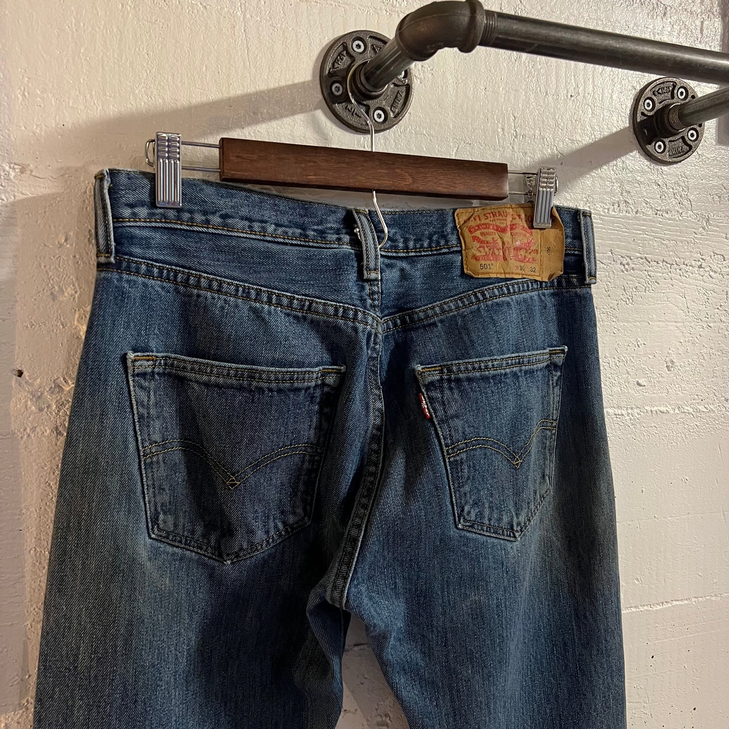 2000's Levi's 501 Button Fly Denim Jeans - Size 30/31 - Medium Dark Wash