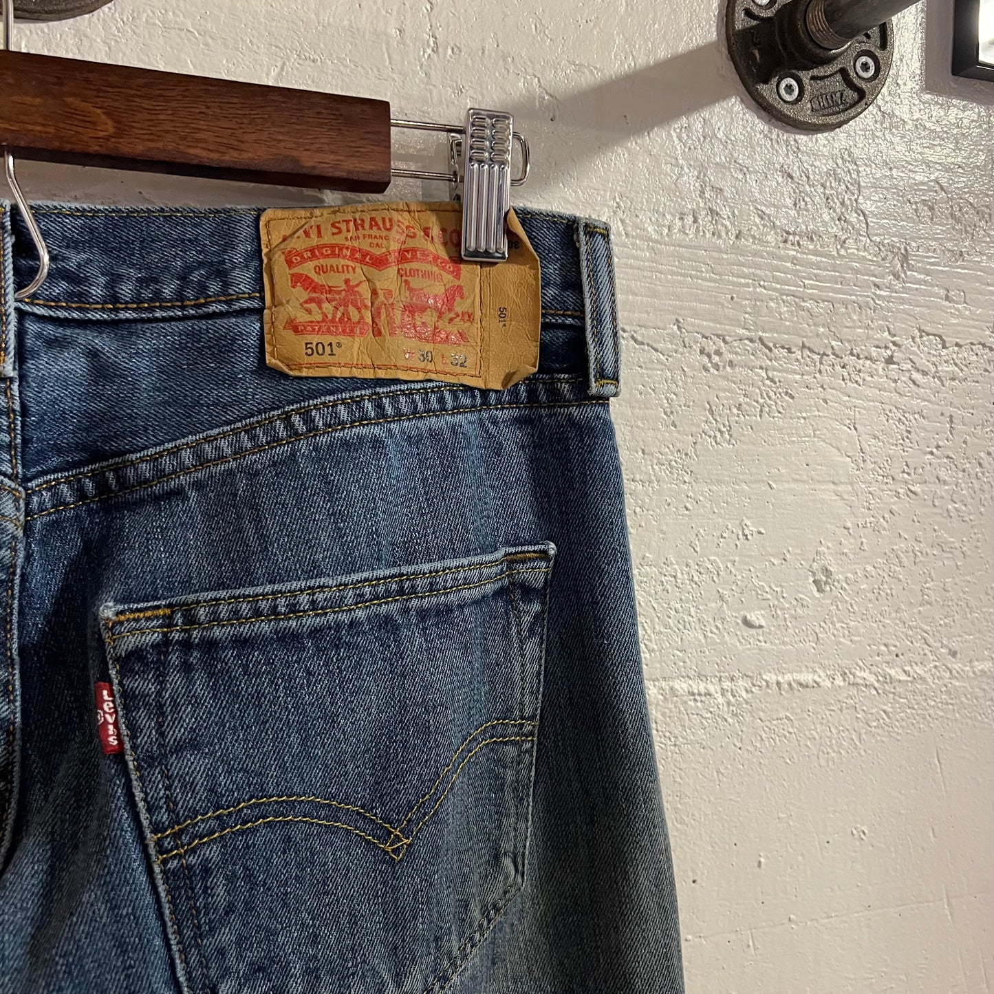 2000's Levi's 501 Button Fly Denim Jeans - Size 30/31 - Medium Dark Wash