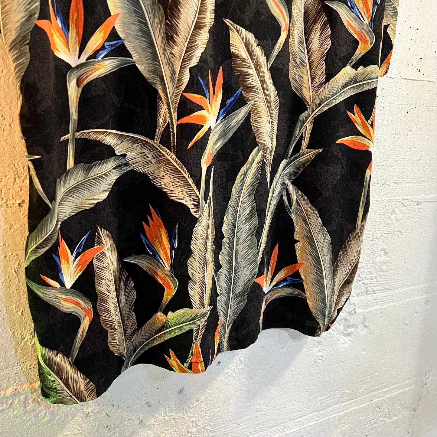Vintage Campia 100% Rayon Aloha/Hawaiian 'Bird of Paradise' Floral Shirt - Size Large - Black/Multi