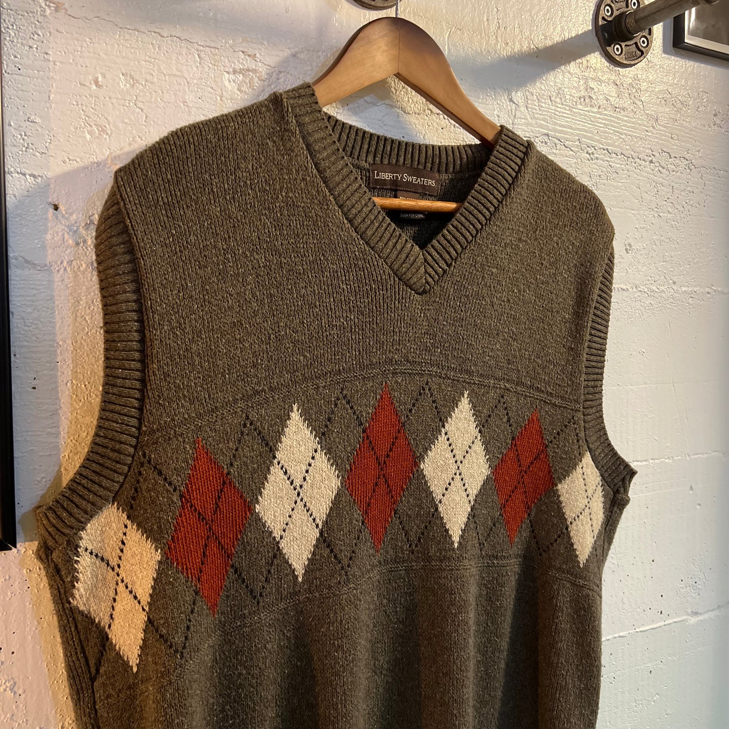 Vintage Liberty Sweaters Knitted Argyle Sweater Vest - Size Large - Made In USA - Grayish/Multi