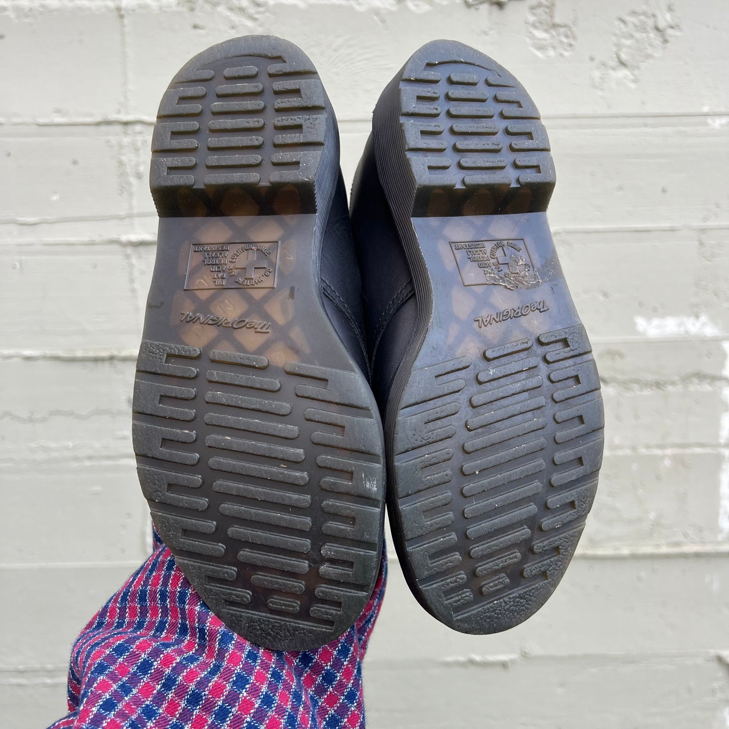 *Pre-Loved* Dr. Martens Dorian 3-Eye Lace Up Leather Oxford Shoe - Size 6M/7W - Black - AW004