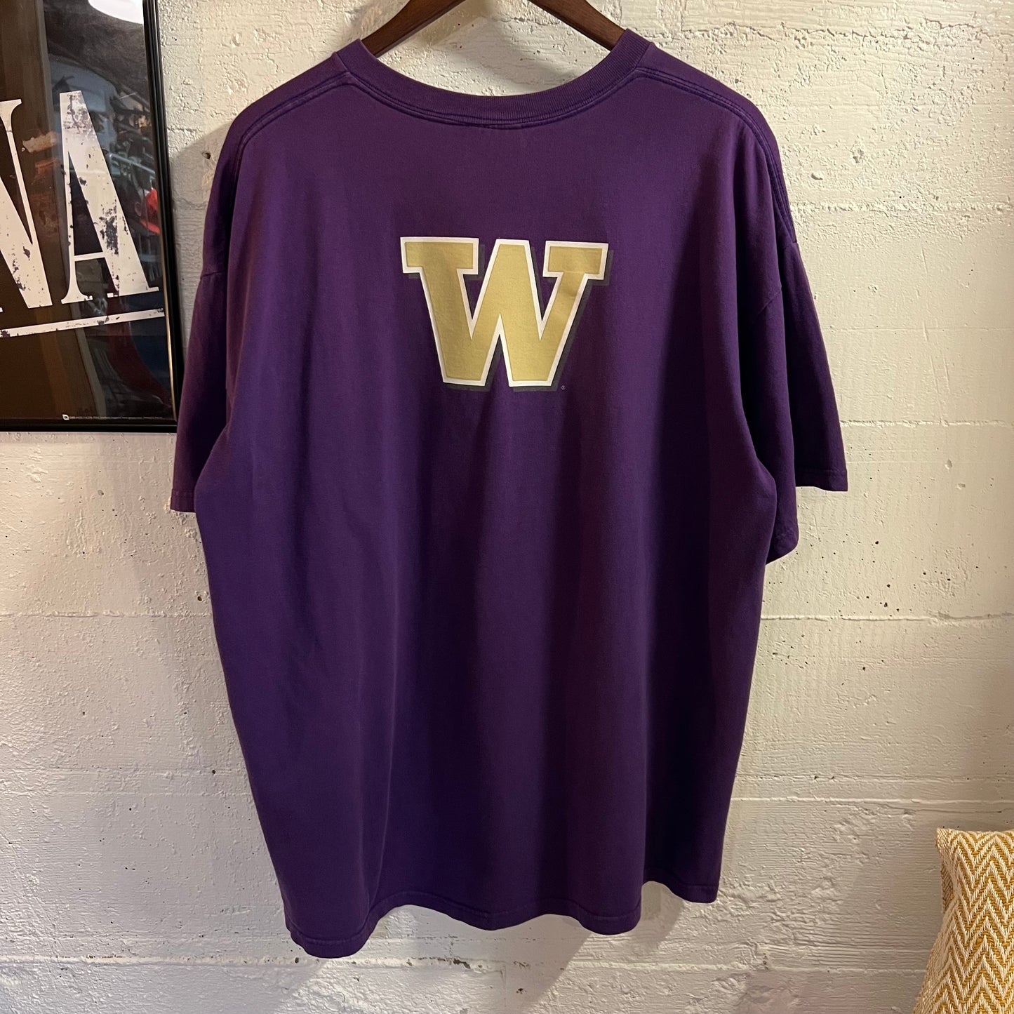 Vintage 90's/00's Nike Team University Of Washington Huskies T-Shirt - Size XL - Purple/Tan/White