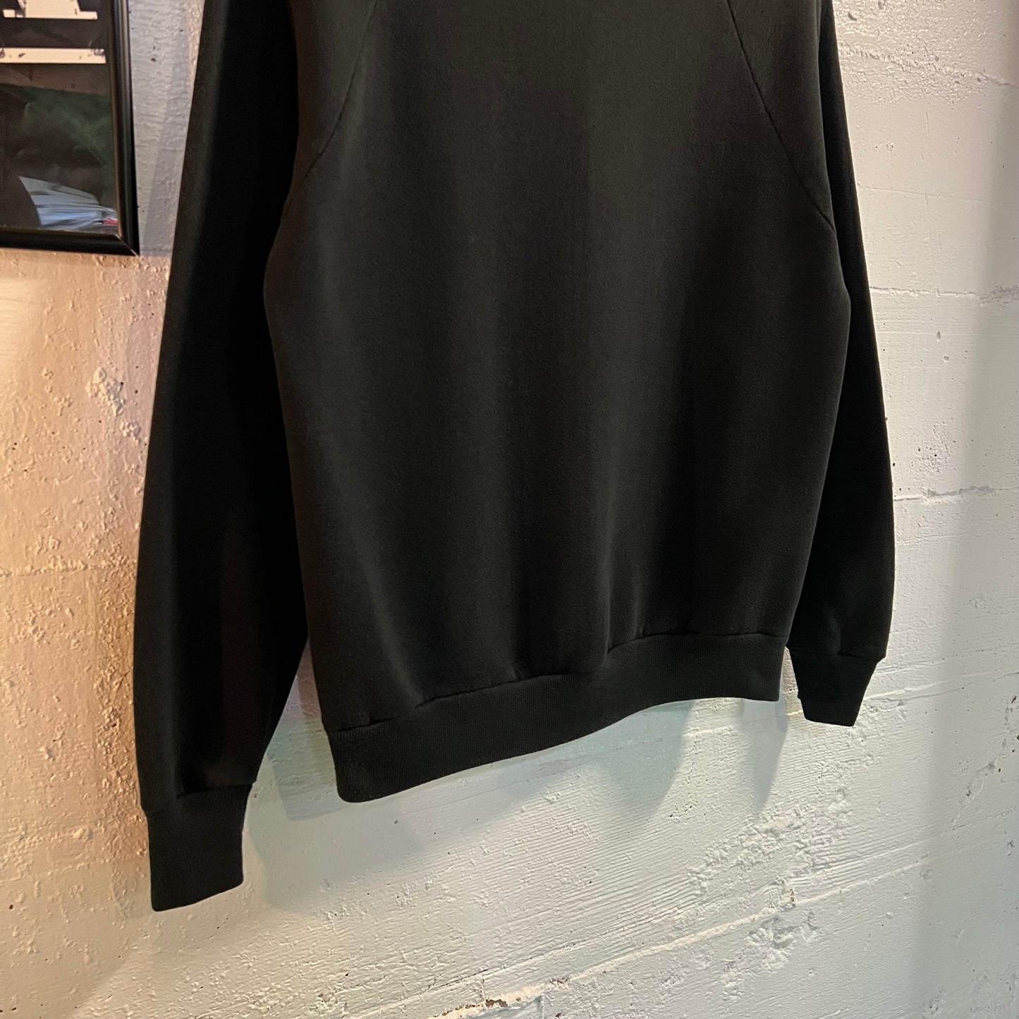 Vintage Early 1980's Illinois National Guard Officer Candidate School (O.C.S.) Raglan Crewneck Sweatshirt - Size Large - Made In USA - Black/Gold