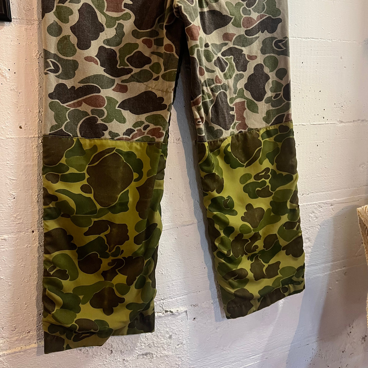 Vintage 60's/70's Duxbak Double Knee Frogskin Camouflage Hunting Pant - Size 29" x  25" - Made In USA - Olive