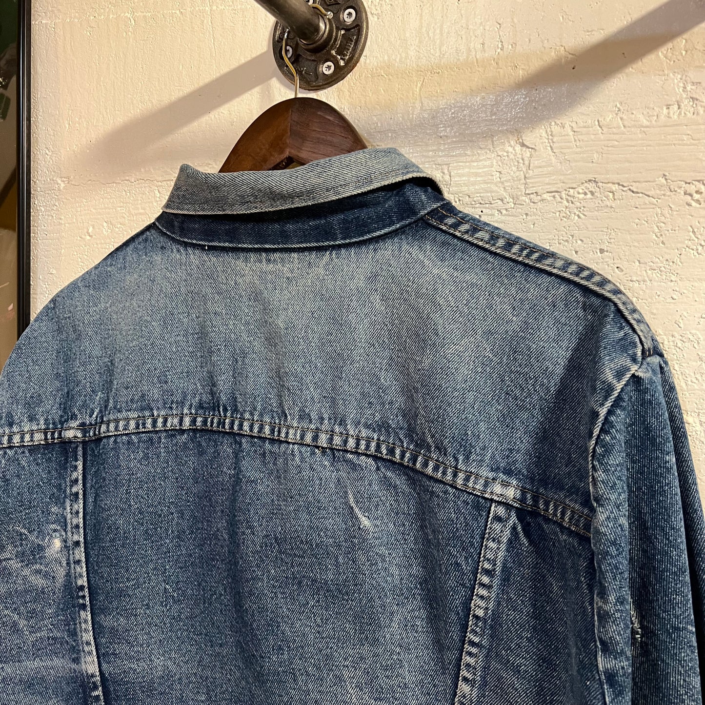 Vintage 70’s Faded/Distressed Rustler Button Up Denim Jacket - Size XL - Medium Wash