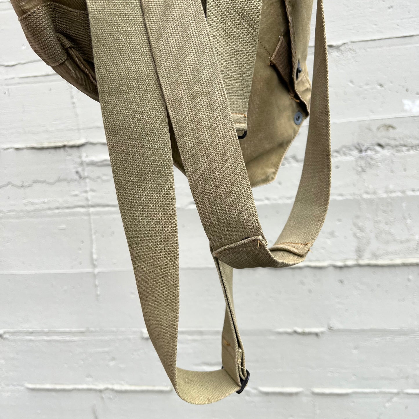 Vintage U.S. Army WW2 Service Gas Mask (M2A1) Canvas Carrying Bag - O/S - Made In USA - Olive/Khaki