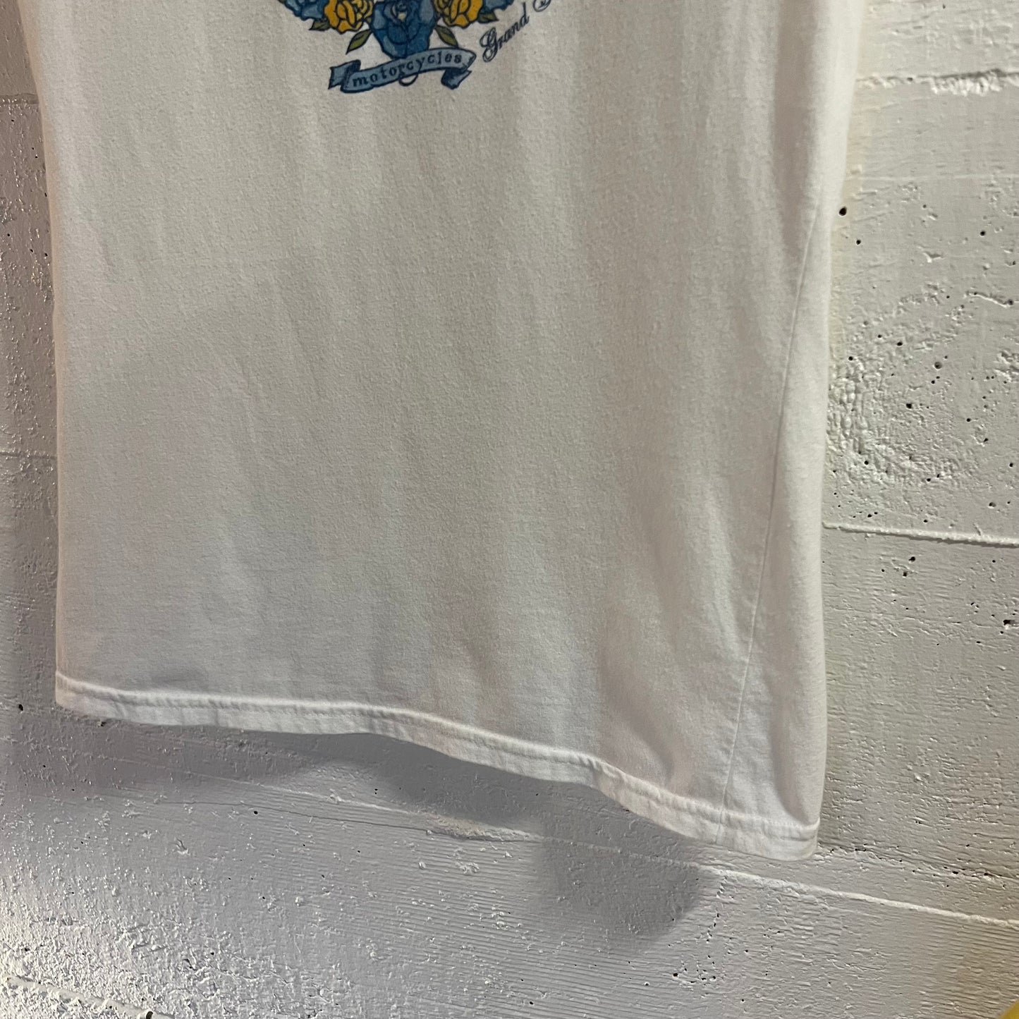 Vintage 2000’s Harley Davidson ‘Grand Turk’ Baby Tee - Size Small - White/Multi
