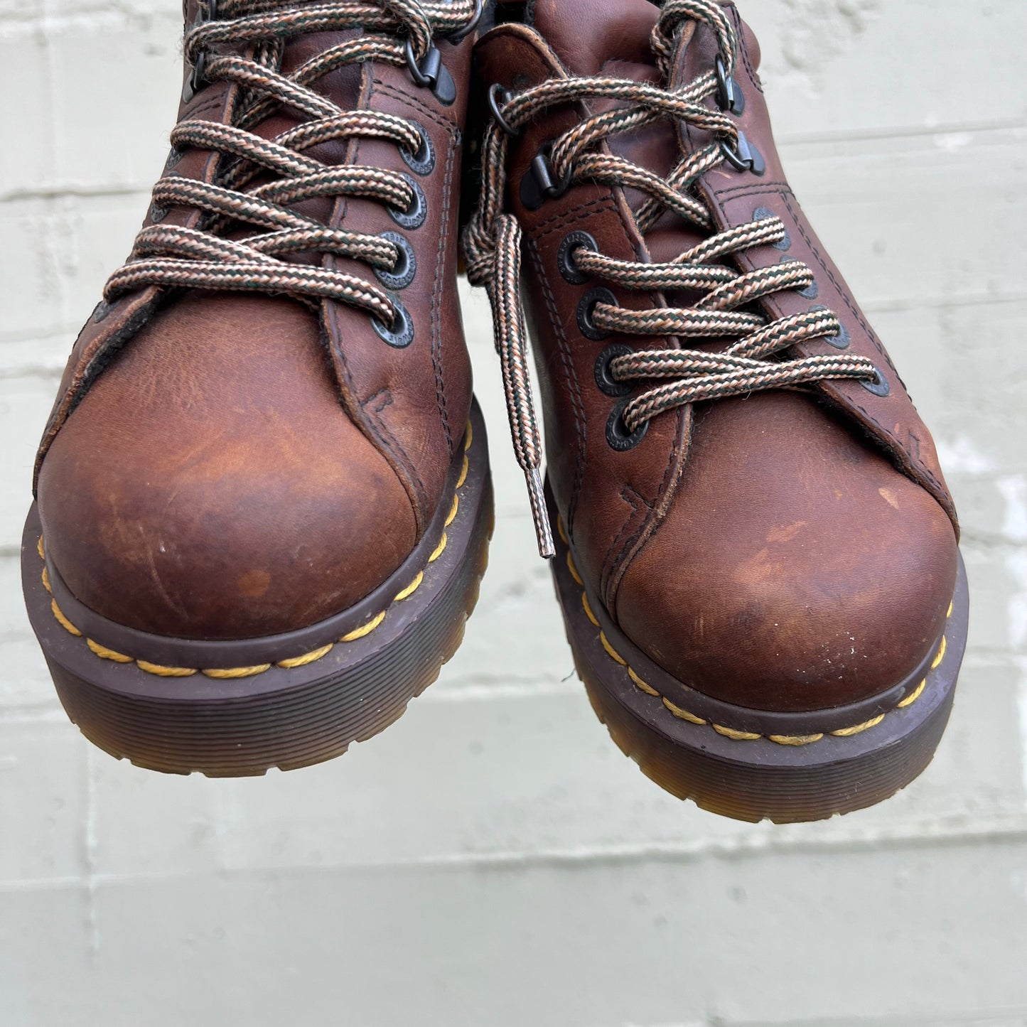 *Pre-Loved* Y2K Dr. Martens Air-Wair 8312 Brown Leather Low Lace Up Oxford Shoes - Size 6M/7W - Brown