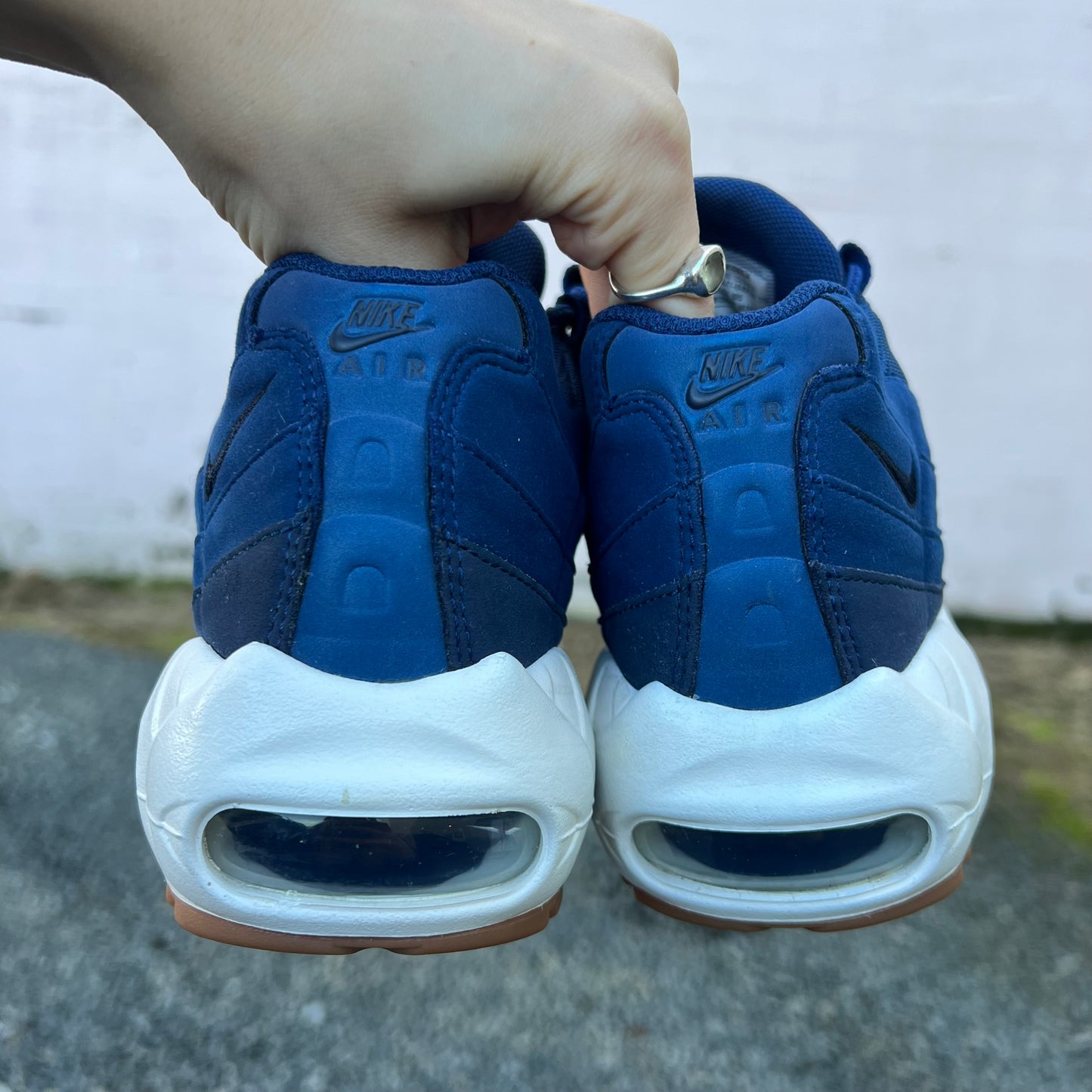 *Pre-Owned* Sample Nike Air Max 95 Coastal Blue - Size 7W/5.5M - Coastal Blue/Midnight Navy/Gum