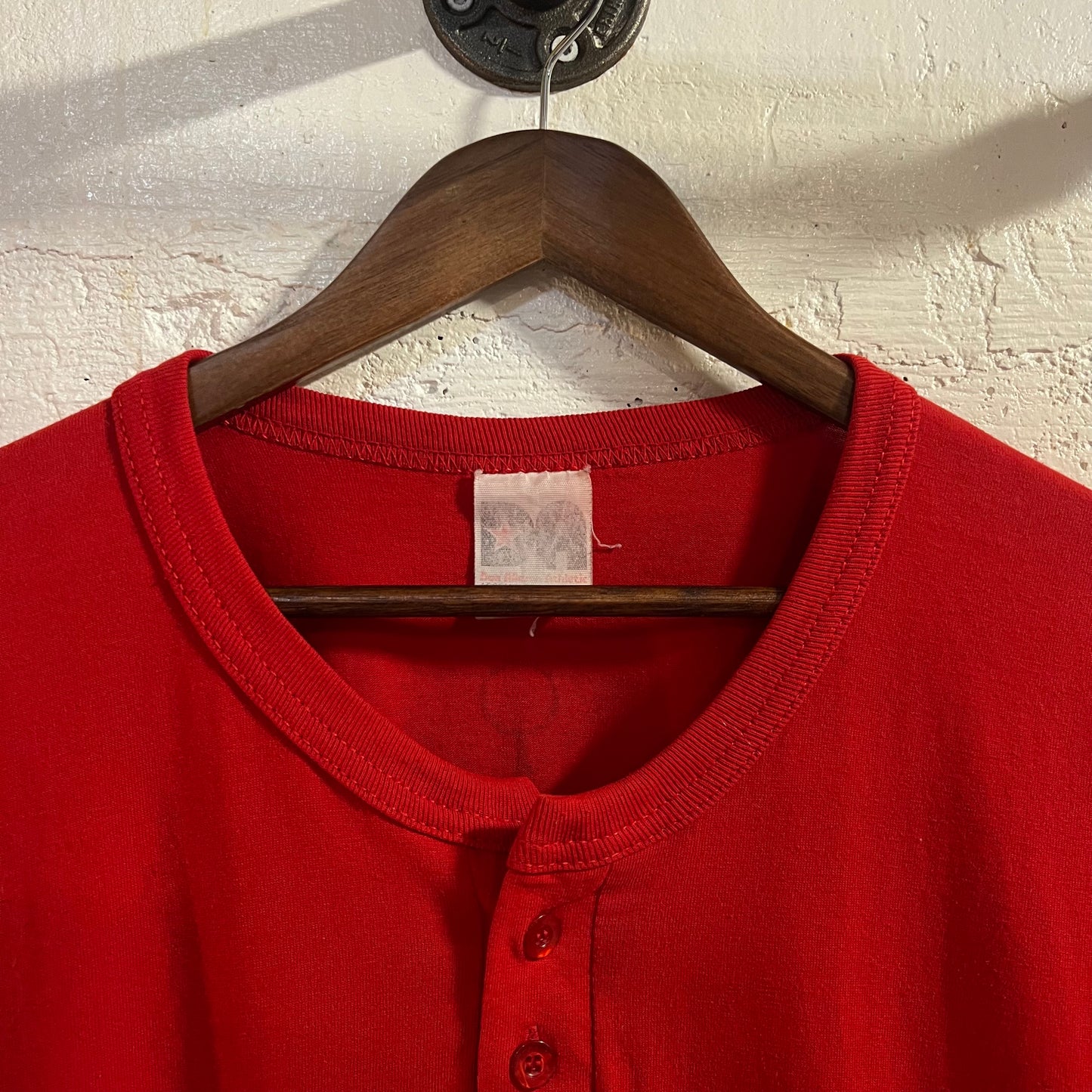 Vintage 90's Budweiser 'Bud-King Of Beers' Graphic Henley Cut T-Shirt - Size XL - Red