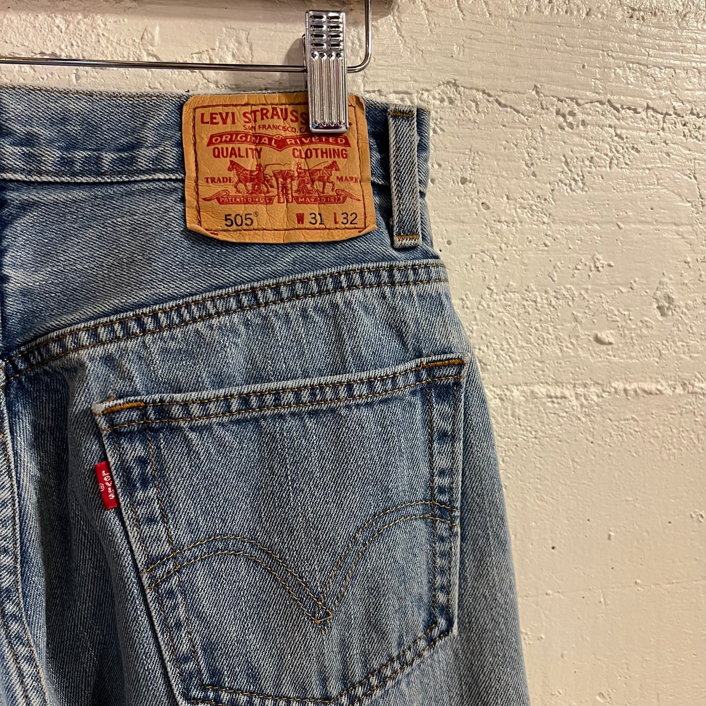 Vintage 2005 Levi's 505 Regular Straight Leg Denim Jean - Size 28"- 30" - Light Wash Indigo