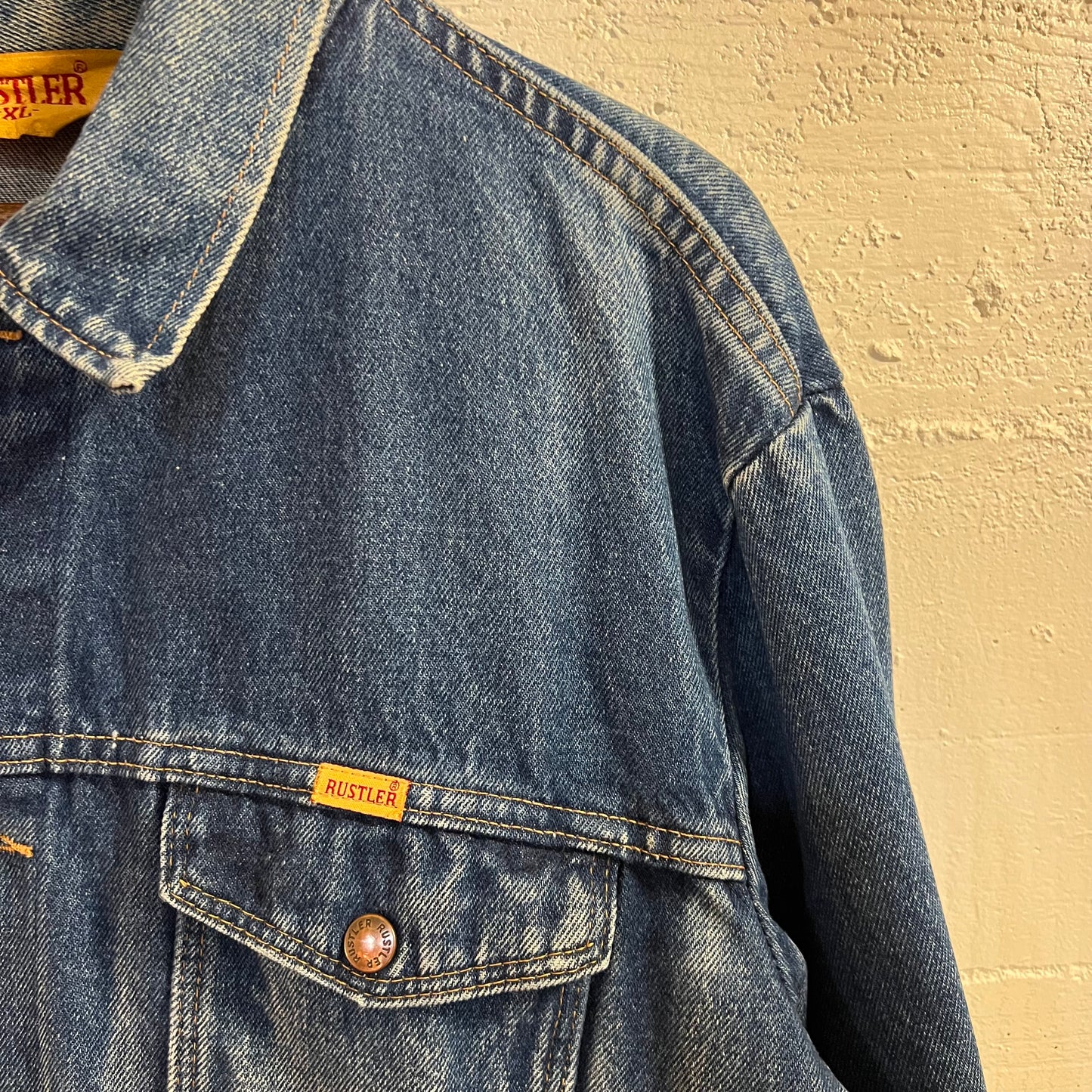 Vintage 70’s Faded/Distressed Rustler Button Up Denim Jacket - Size XL - Medium Wash