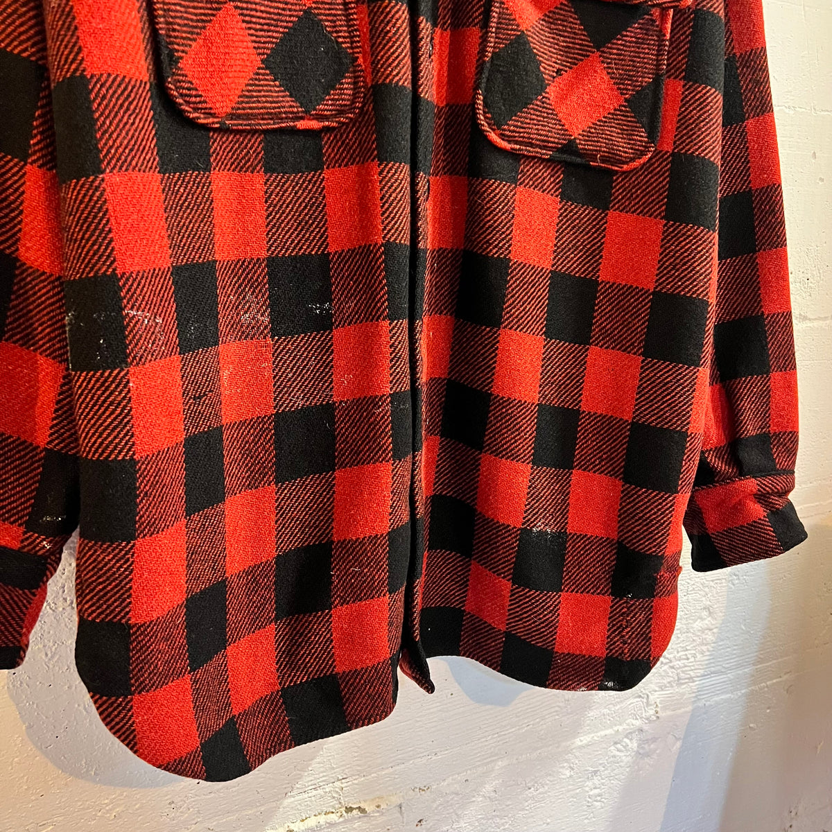 True Vintage  Distressed 1940's/1950's Spiegel Workmaster Wool Gusseted Flannel Shirt - Size Large - Made In USA - Red/Black