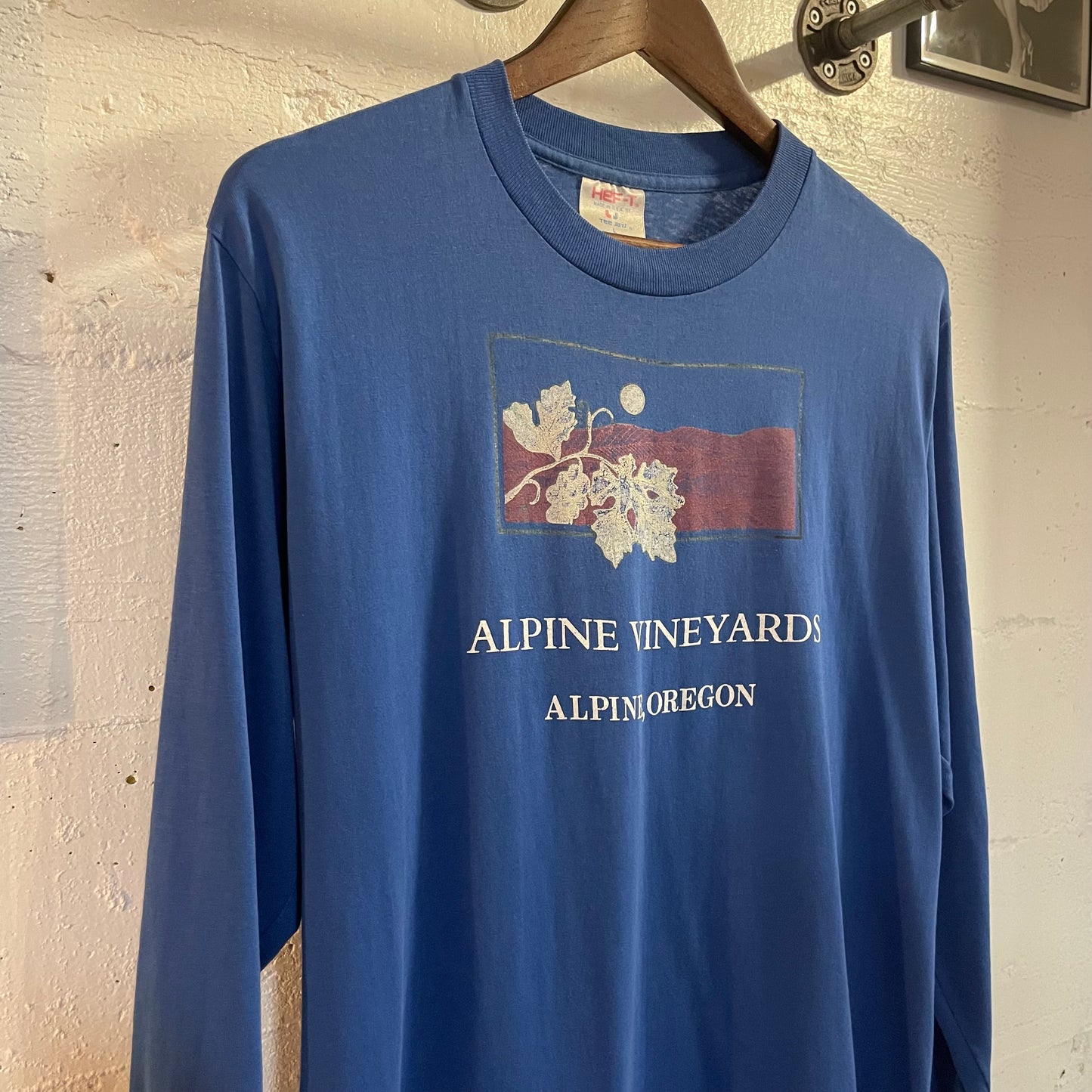 Vintage 1980's Alpine Vineyards Distressed Graphic Single Stitch Long Sleeve T-Shirt - Size Large - Made In USA - Hef-T By Tee Jays
