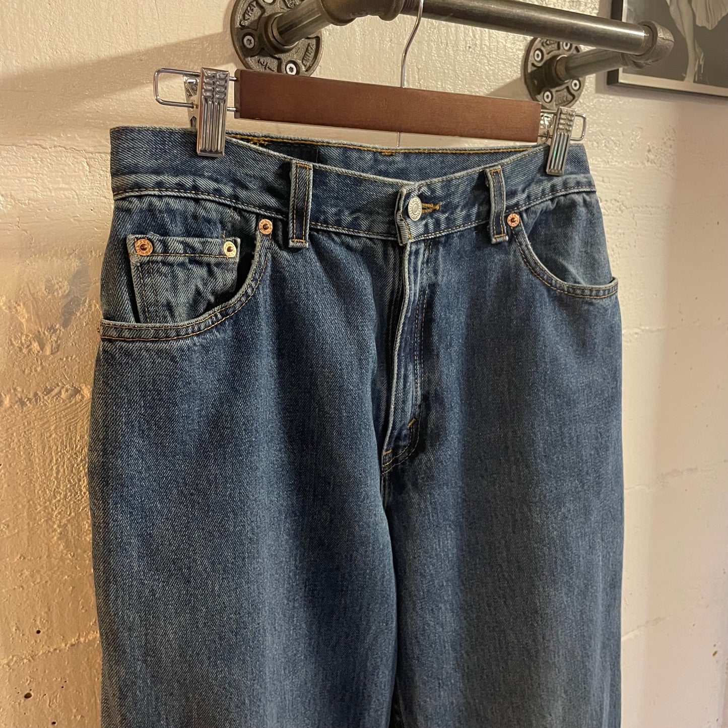 Vintage 90's Levi's 550 Relaxed Fit Denim Jeans - Size 10 Reg. M (28) - Made In USA - Mid Wash Denim