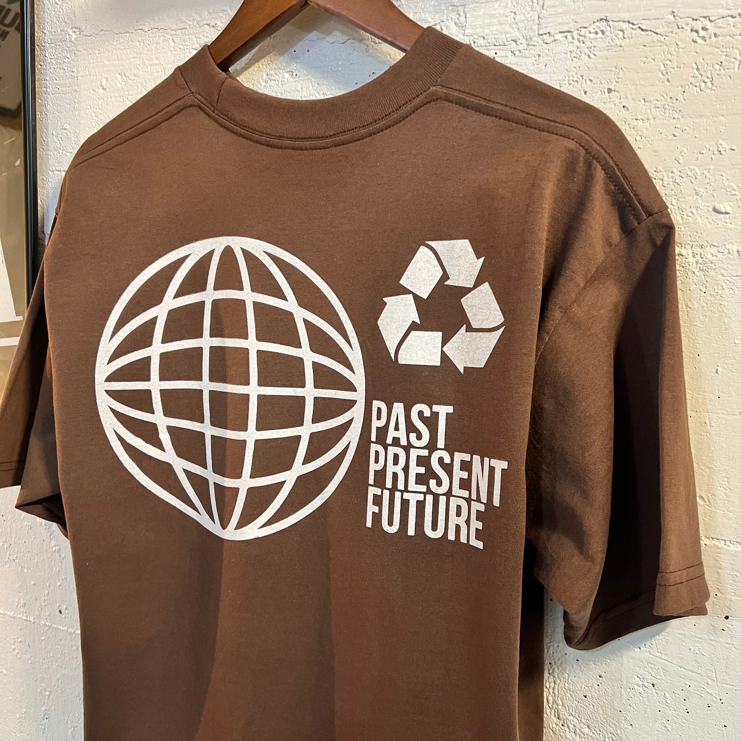 MYSTICSTUDIOS PAST/PRESENT/FUTURE T-SHIRT - SS25 - Cacao Brown/Mystic-White