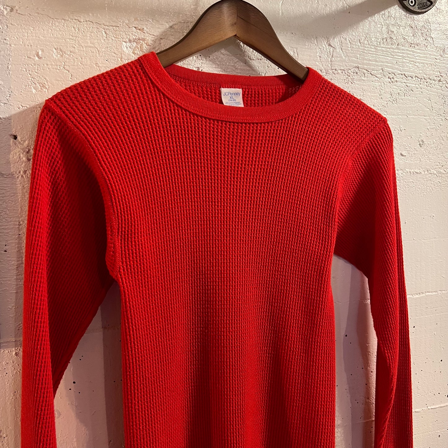 Vintage 80's JCPenney Waffle Knit Long Sleeve Thermal Shirt - Size Youth XL - Made In USA - Cotton/Poly Blend - Red