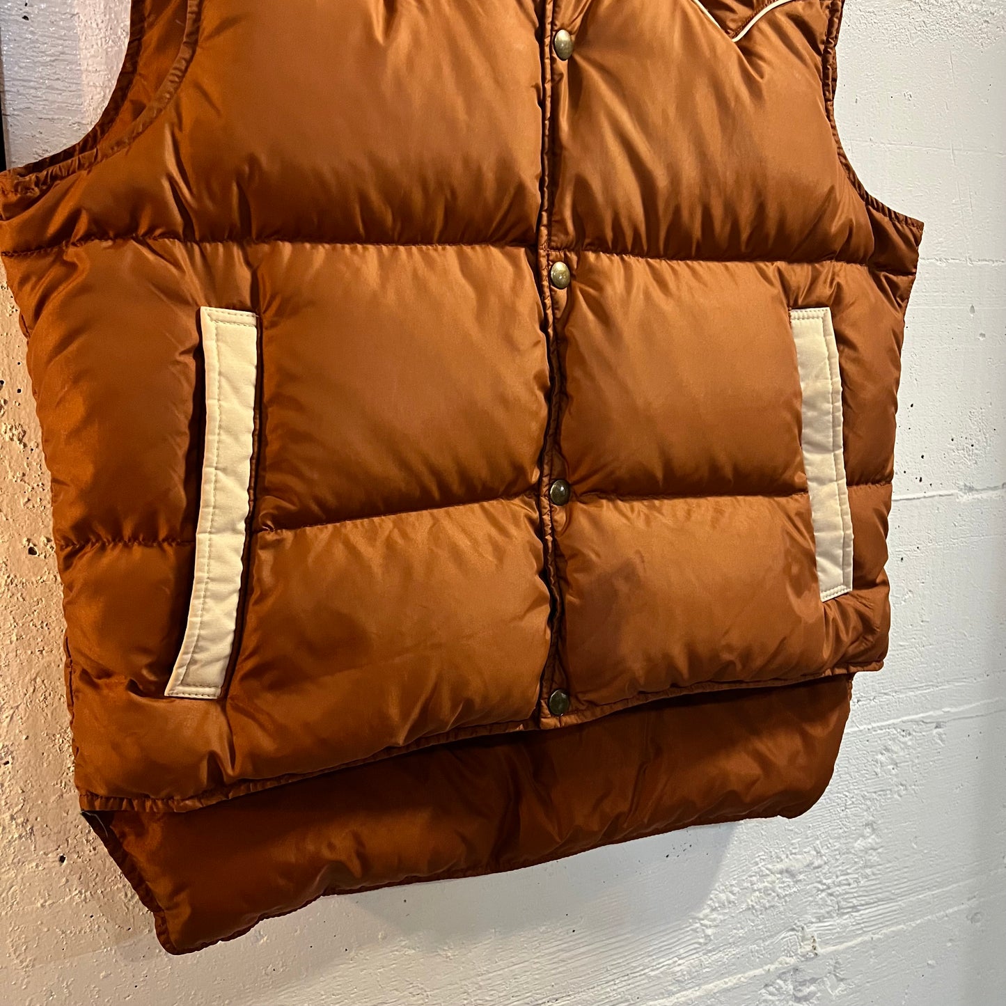 Vintage 1970's Comfy Goose Down Insulated Western Yoke Puffer Vest - Size Large - Made In USA - Copper Brown