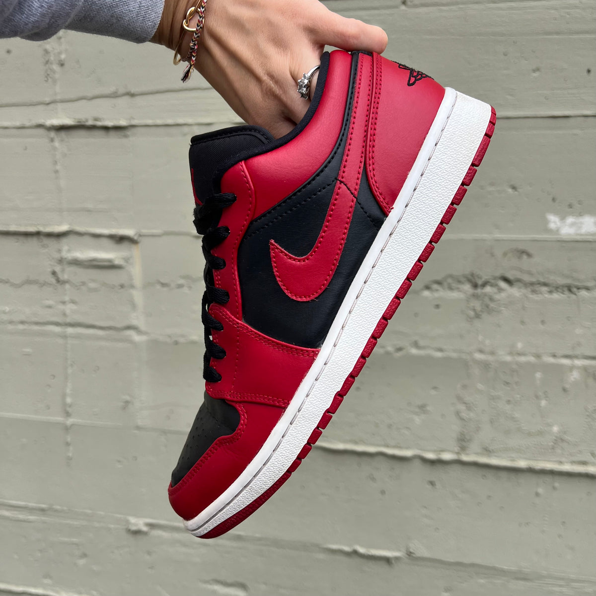 *Pre-Owned* Nike Air Jordan 1 Low 'Reverse Bred' - Size 9.5M/11W - 553558-606 - 2020