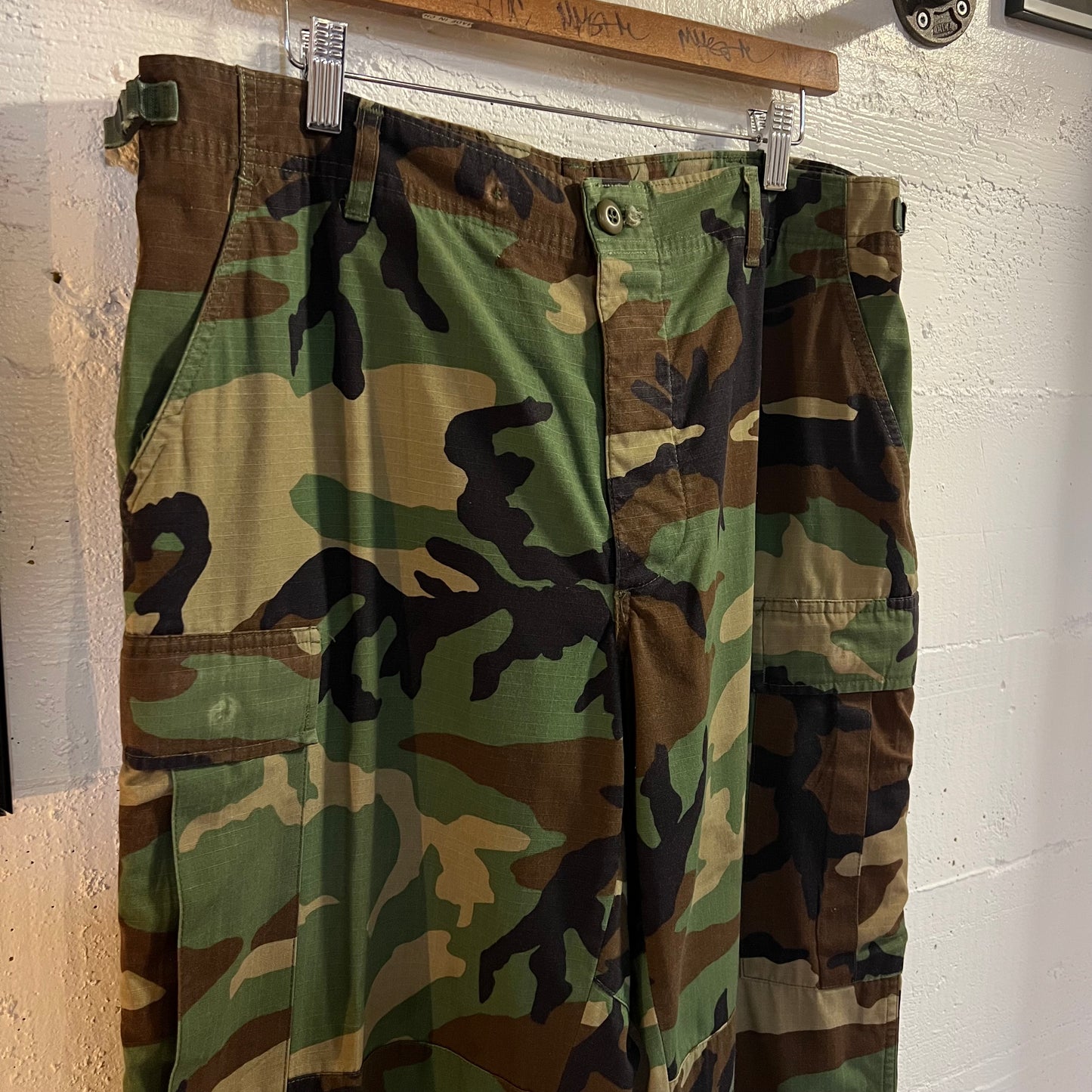 Vintage 2003 U.S. Military Issue Woodland Camouflage Hot Weather Combat Trousers - Size Medium (30"-35") - Made In USA