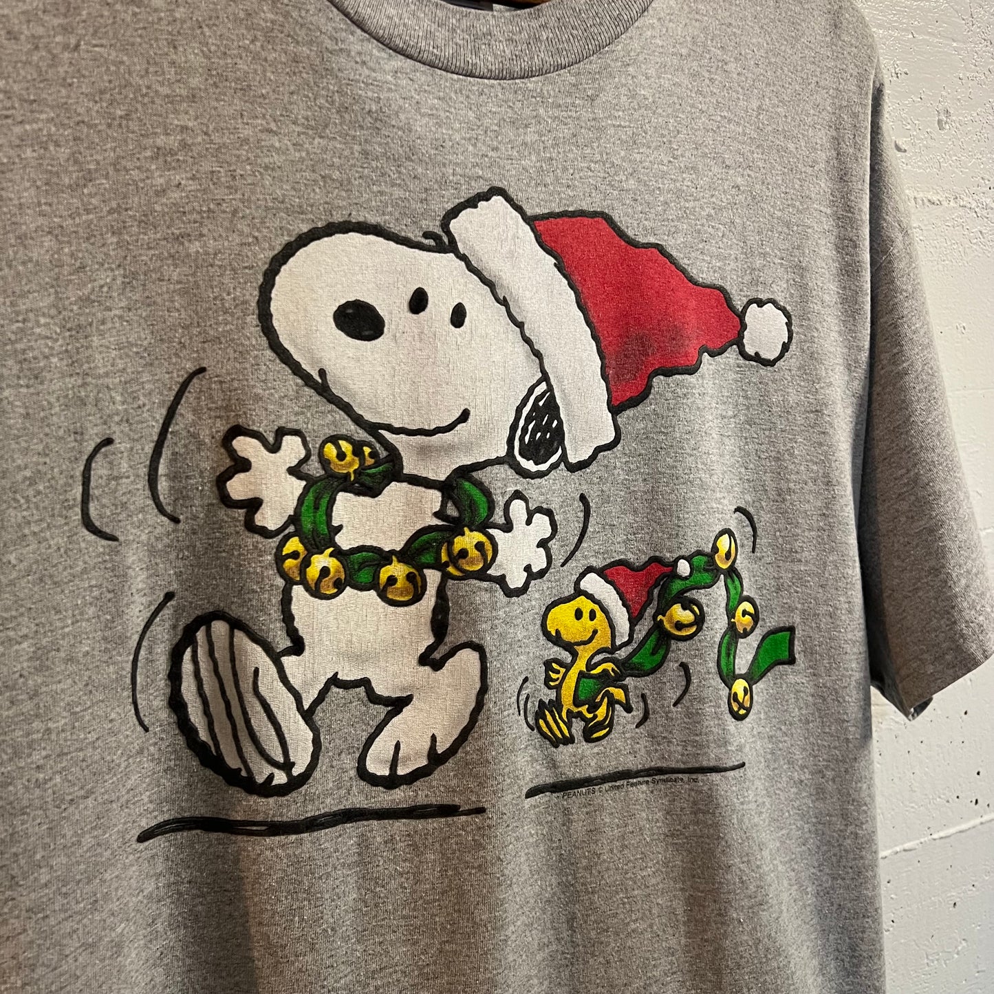 Vintage Peanuts 'Snoopy & Woodstock' Puff Print Christmas T-Shirt - Size XL - Heather Grey