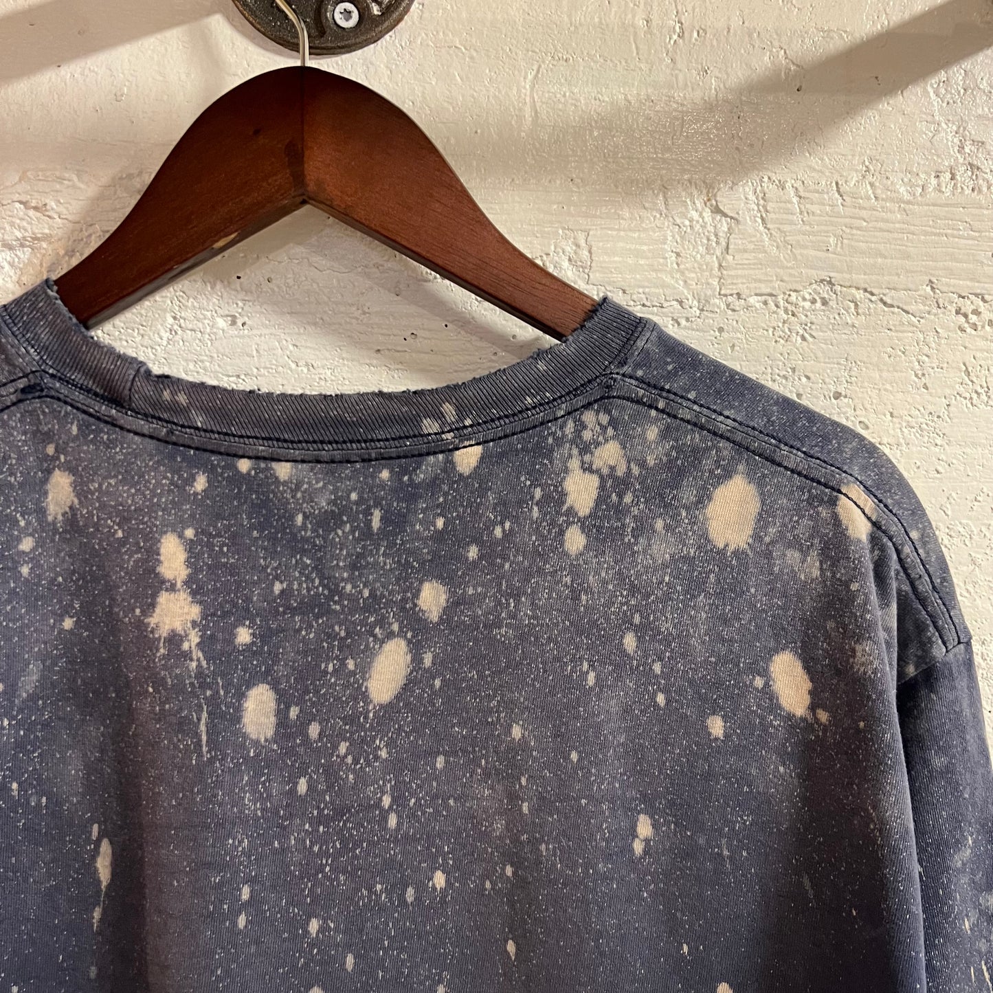Vintage Distressed/Faded Cropped ‘Airlines’ T-Shirt - Size Medium - Faded Navy