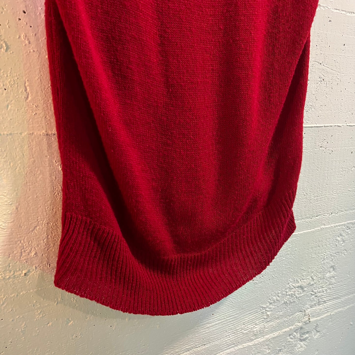 True Vintage 100% Acrylic Knitted Sweater Vest - Size Medium - Made In USA/Union Made - Red