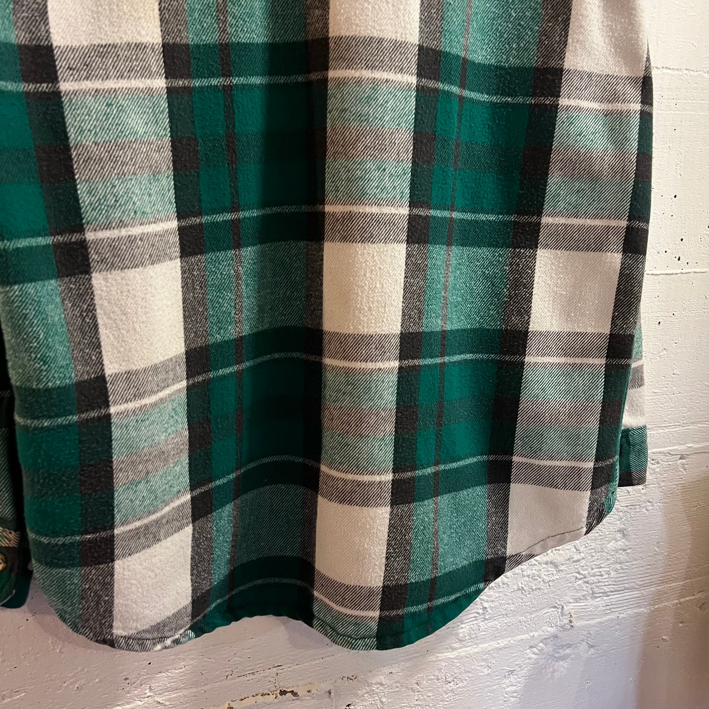 Vintage 80’s St.John’s Bay Big Mac Plaid Flannel Double Pocket Button Up Shirt - Size Large Regular - Made In USA - Green/White/Black