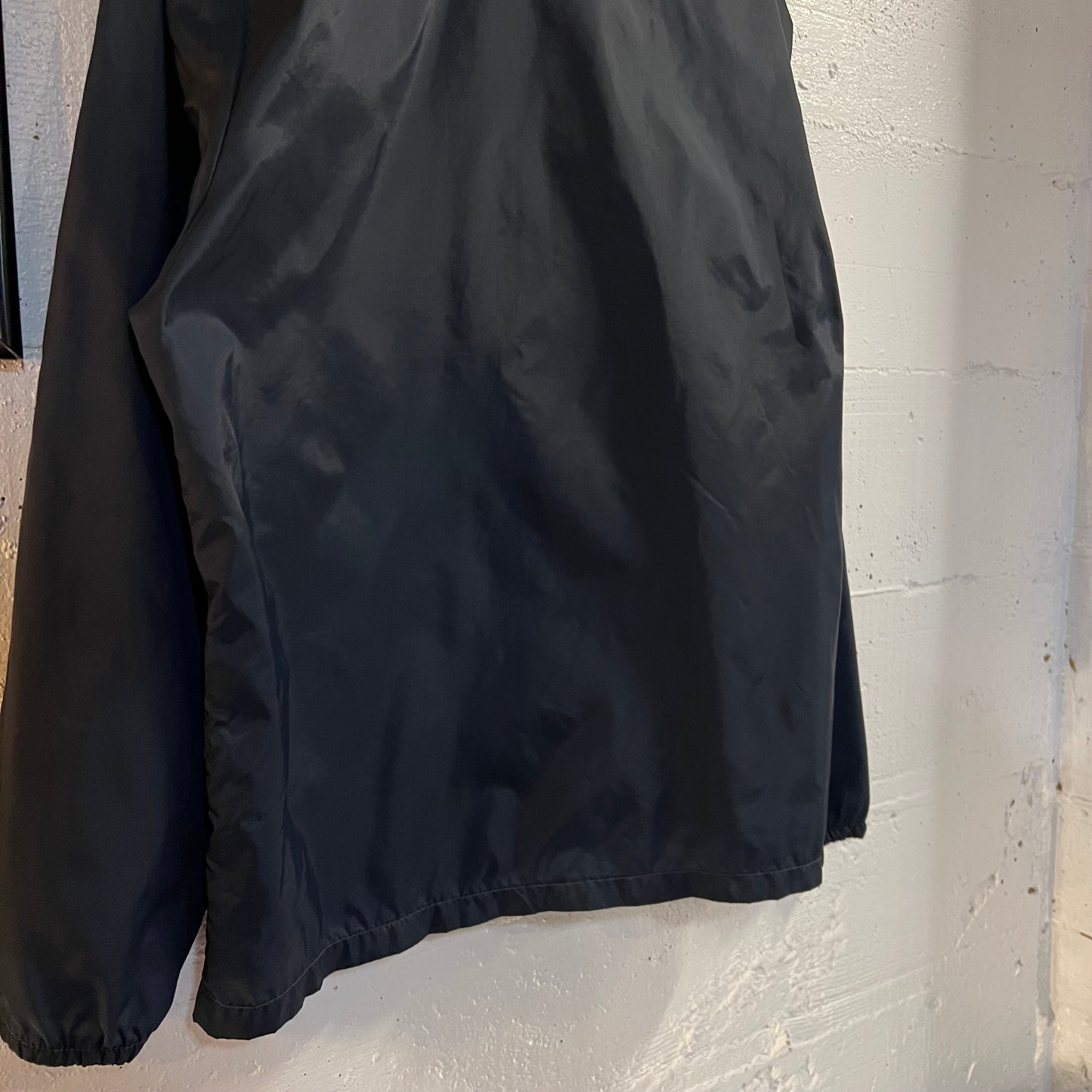 Vintage 1970's Caribu By Briarcliff Piping Racer Style Zip Nylon Windbreaker Jacket - Size Medium - Navy/Red/White