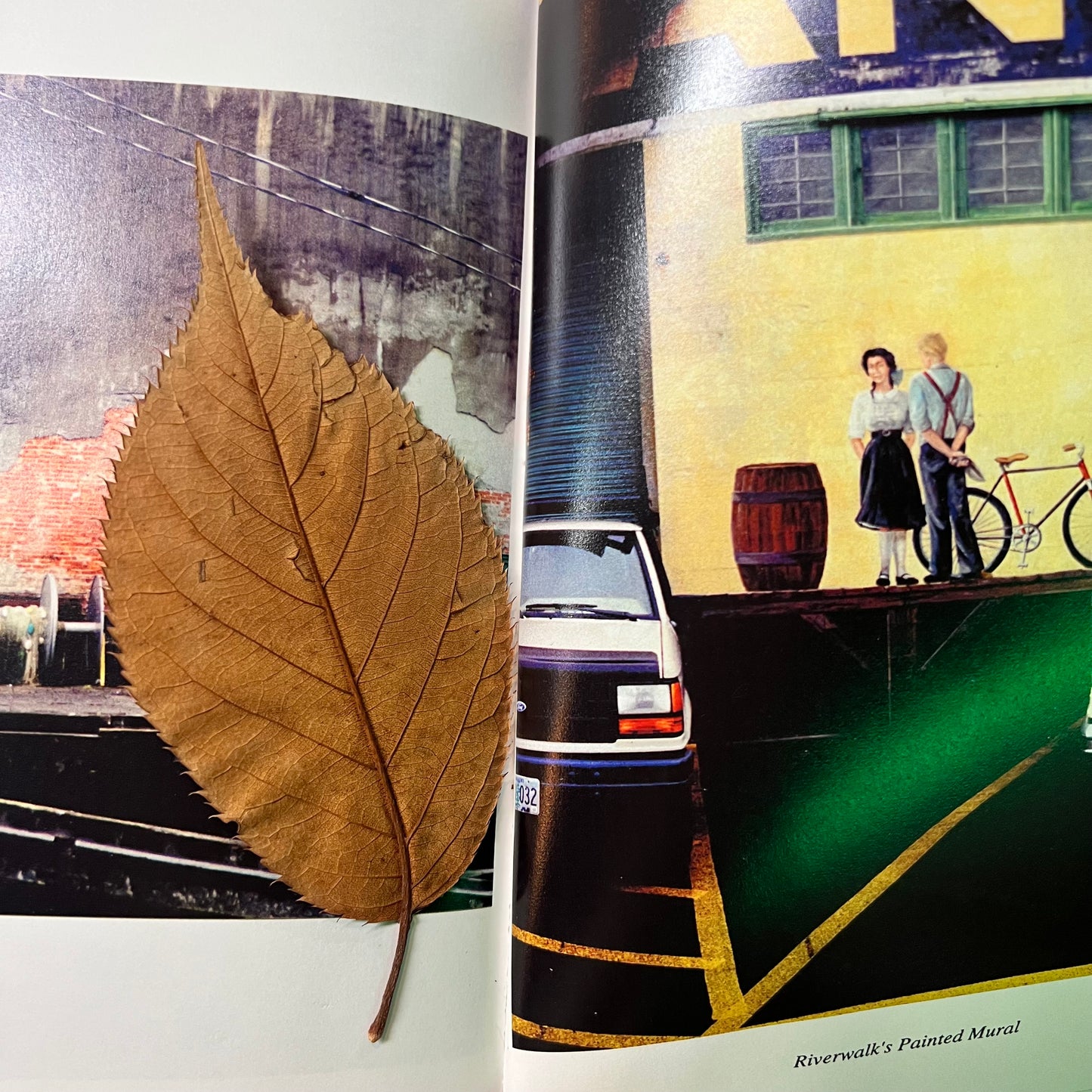 Vintage 2001 Tour Astoria 'Sites And Insights' Book By Claudia Harper