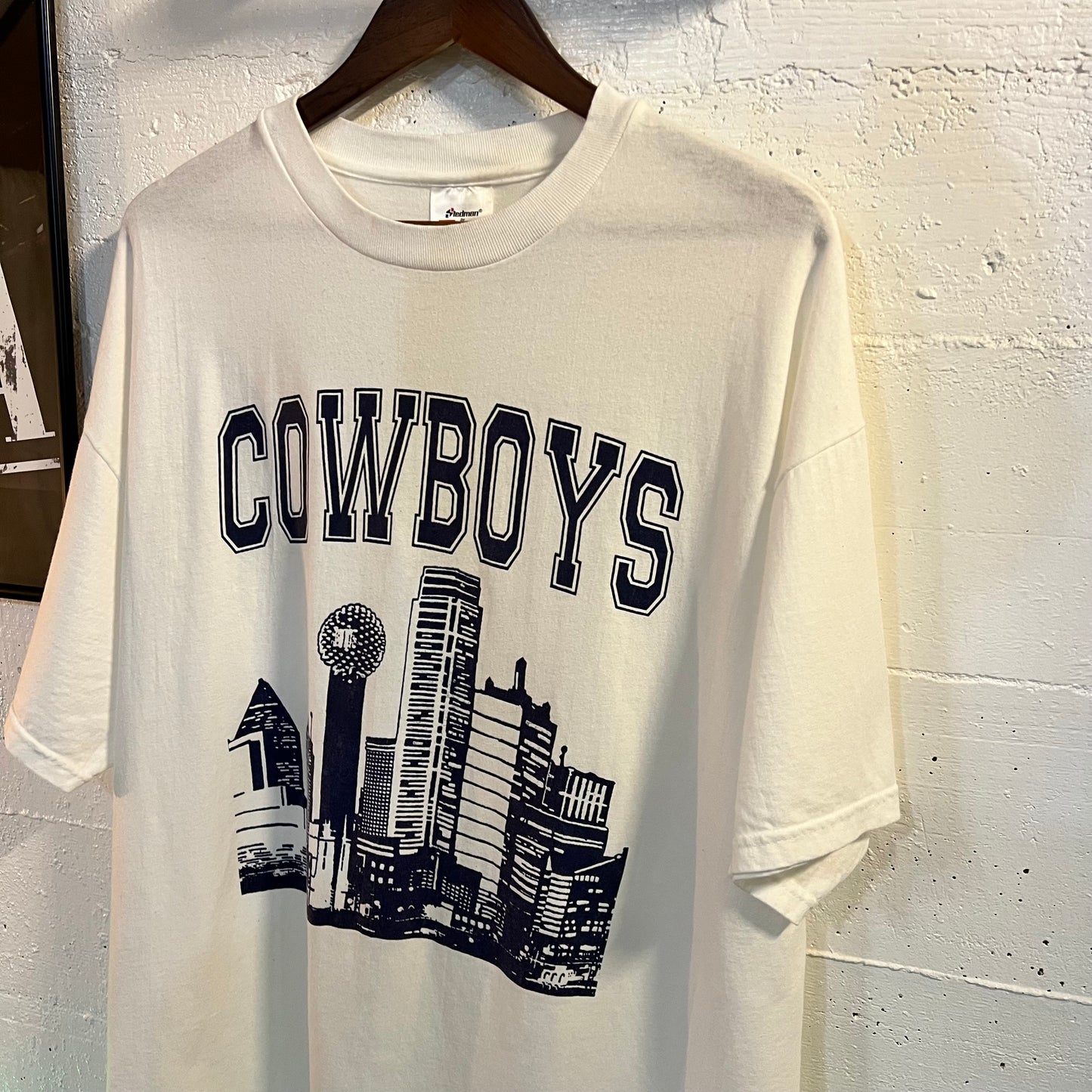 Vintage 90’s Dallas Cowboy’s Skyline Football T-Shirt - Size XL - White/Navy