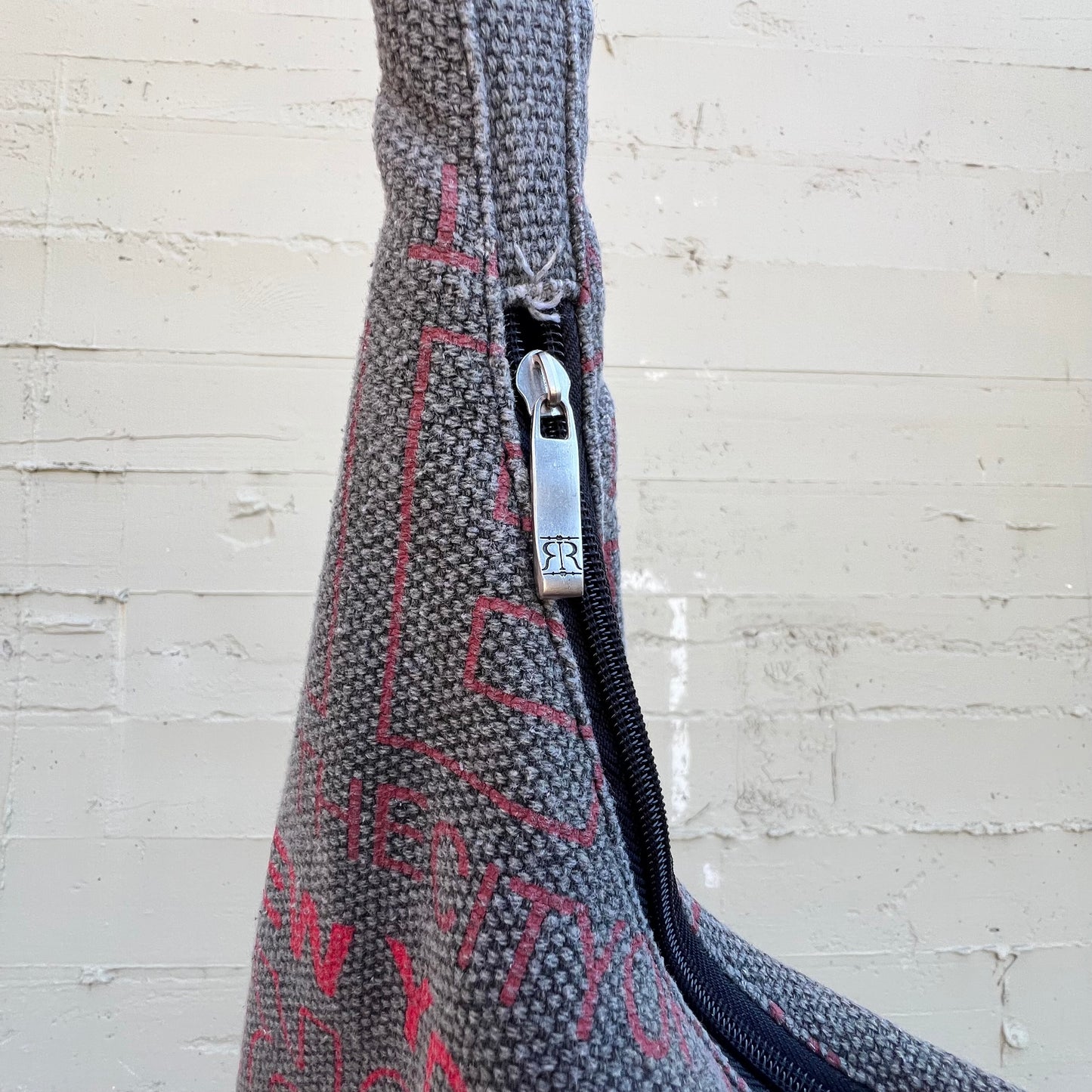 Robin Ruth New York City Hobo Handbag - O/S - Gray/Red
