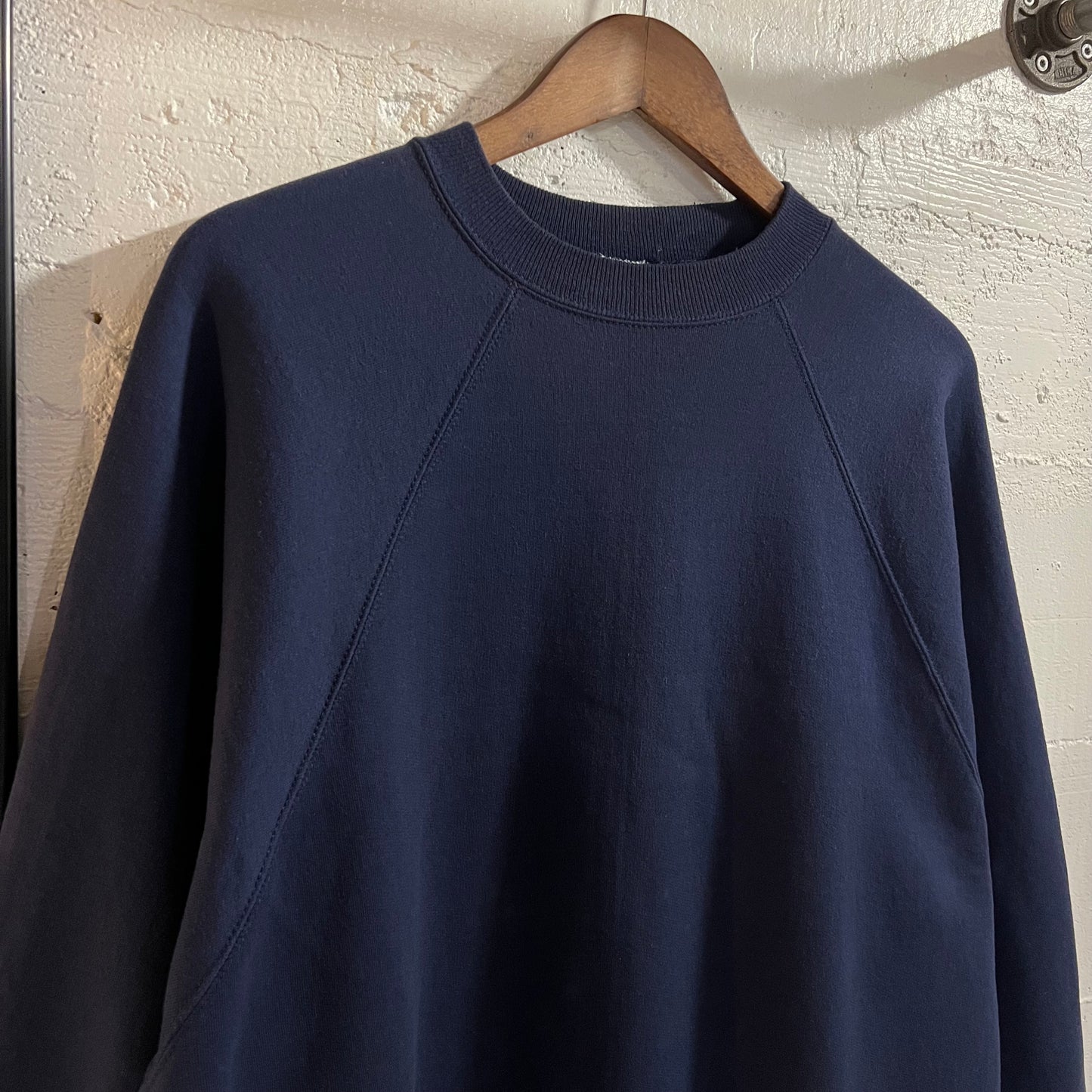 Vintage 90’s Hanes Blank Raglan Sleeve Crewneck Sweatshirt - Size XL - Navy