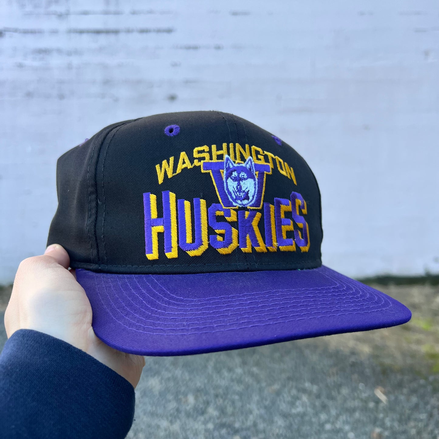 Vintage 90's University Of Washington Huskies Embroidered Snapback Hat - OSFA - Black/Purple/Gold