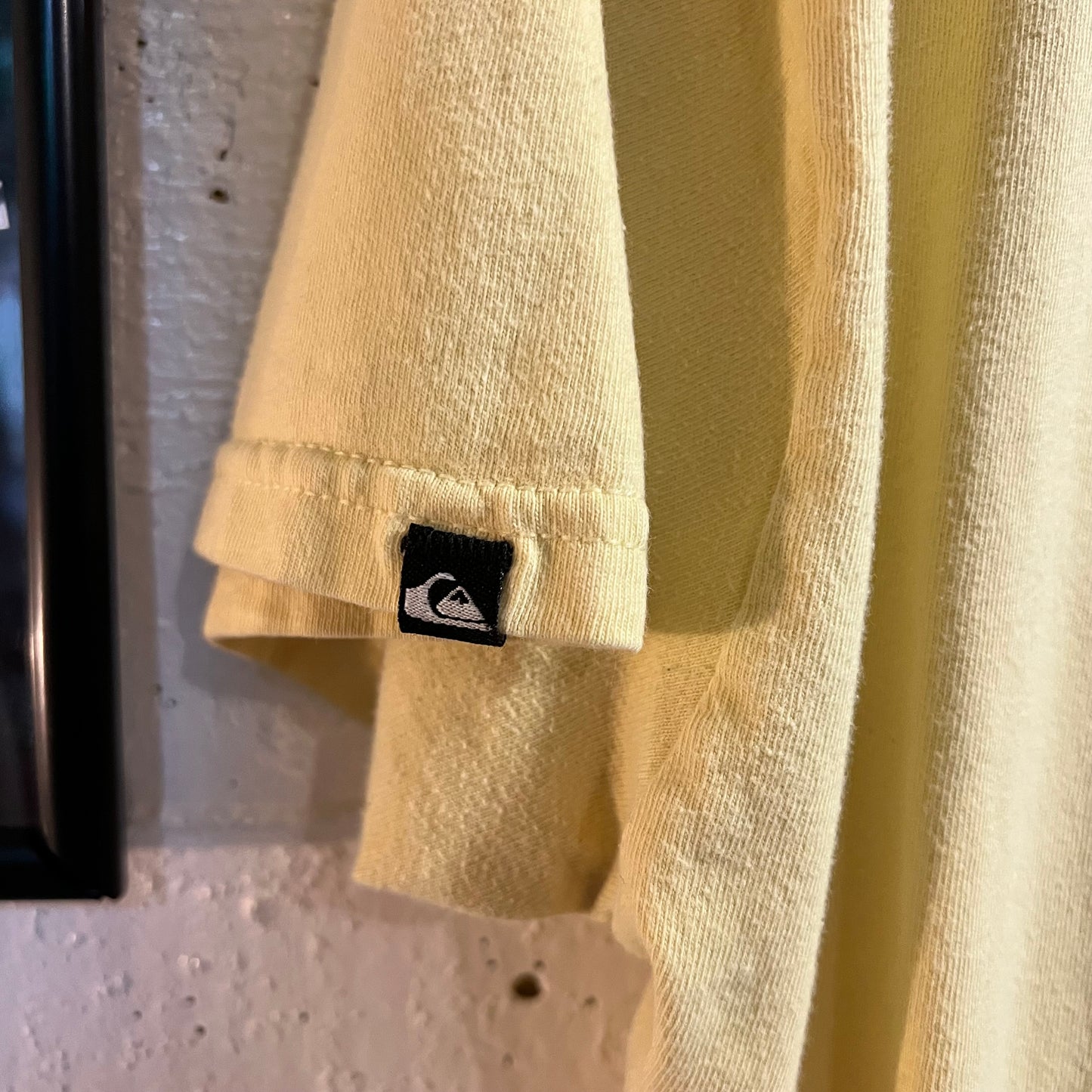 Vintage 2000’s Quiksilver Graphic T-Shirt - Size Medium - Yellow